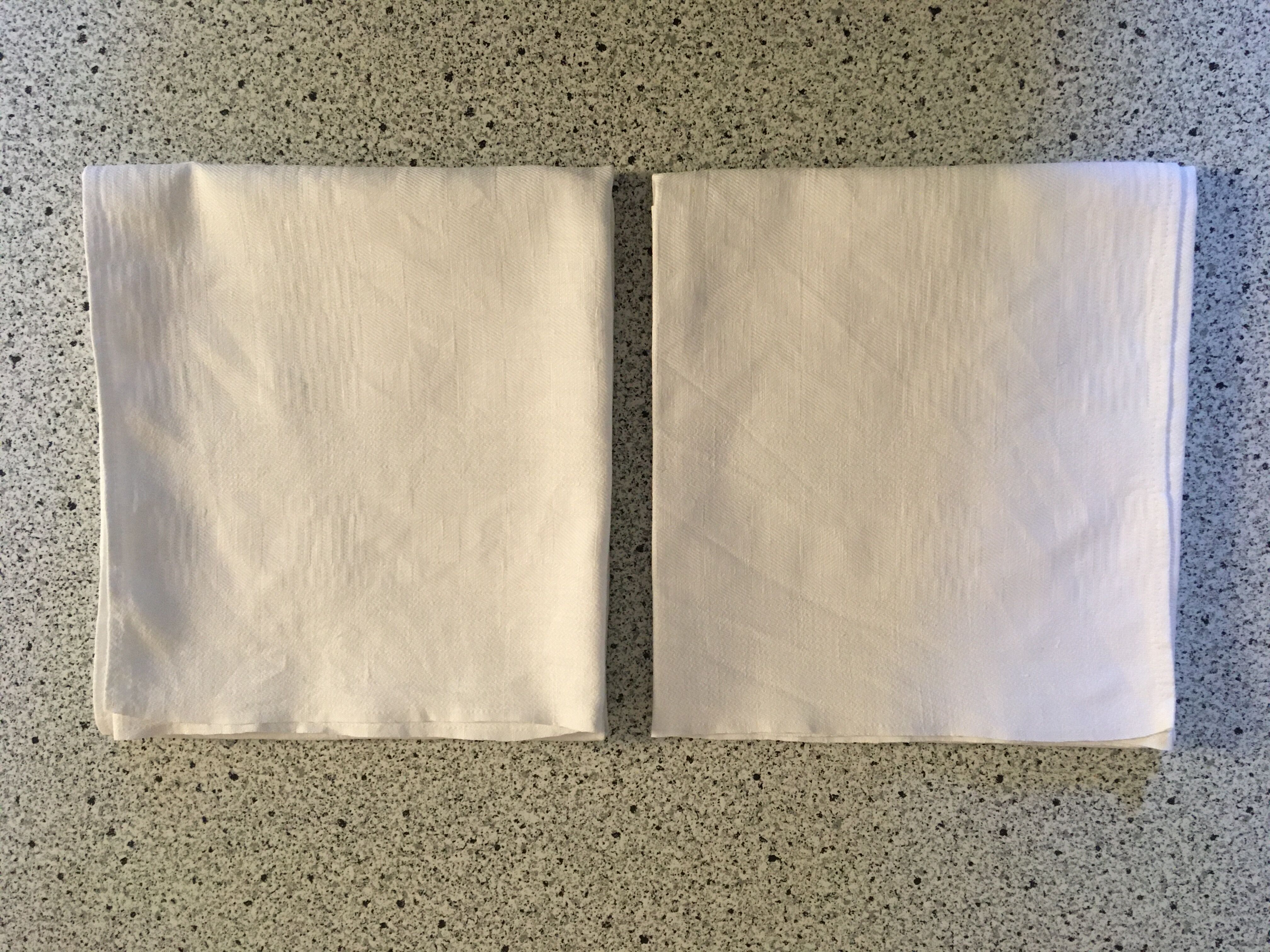 Pair of napkins 57 x 63 white damask