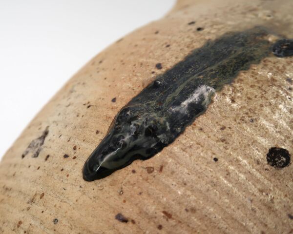 Jarre traditionnelle wabi sabi en céramique grès avec anses, 1900