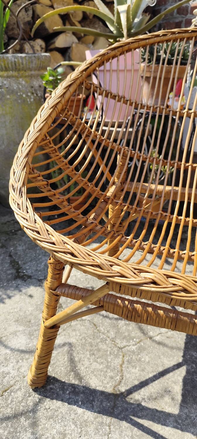 Pair of wicker armchairs