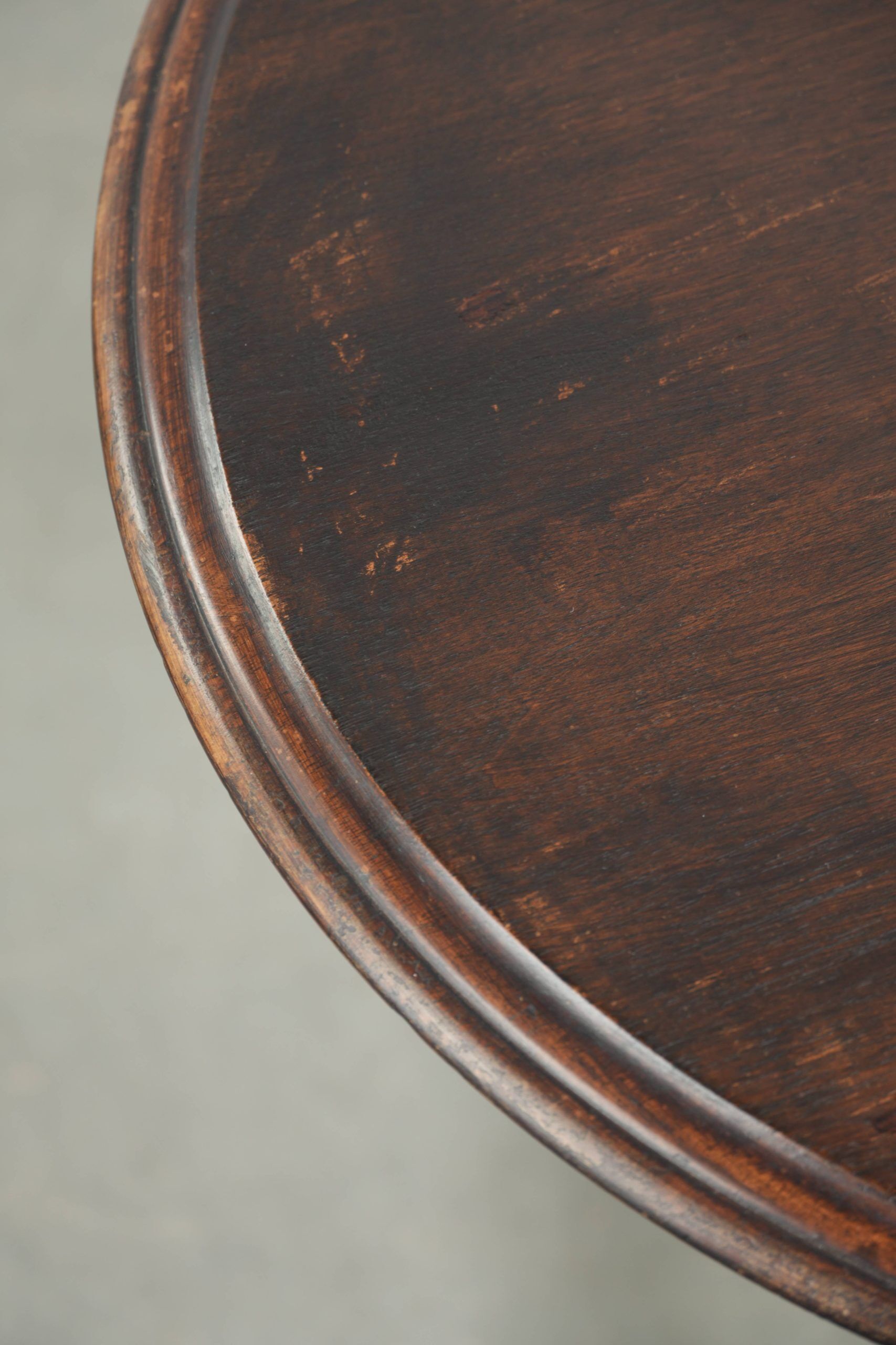 Round antique side table / wine table with rich carvings