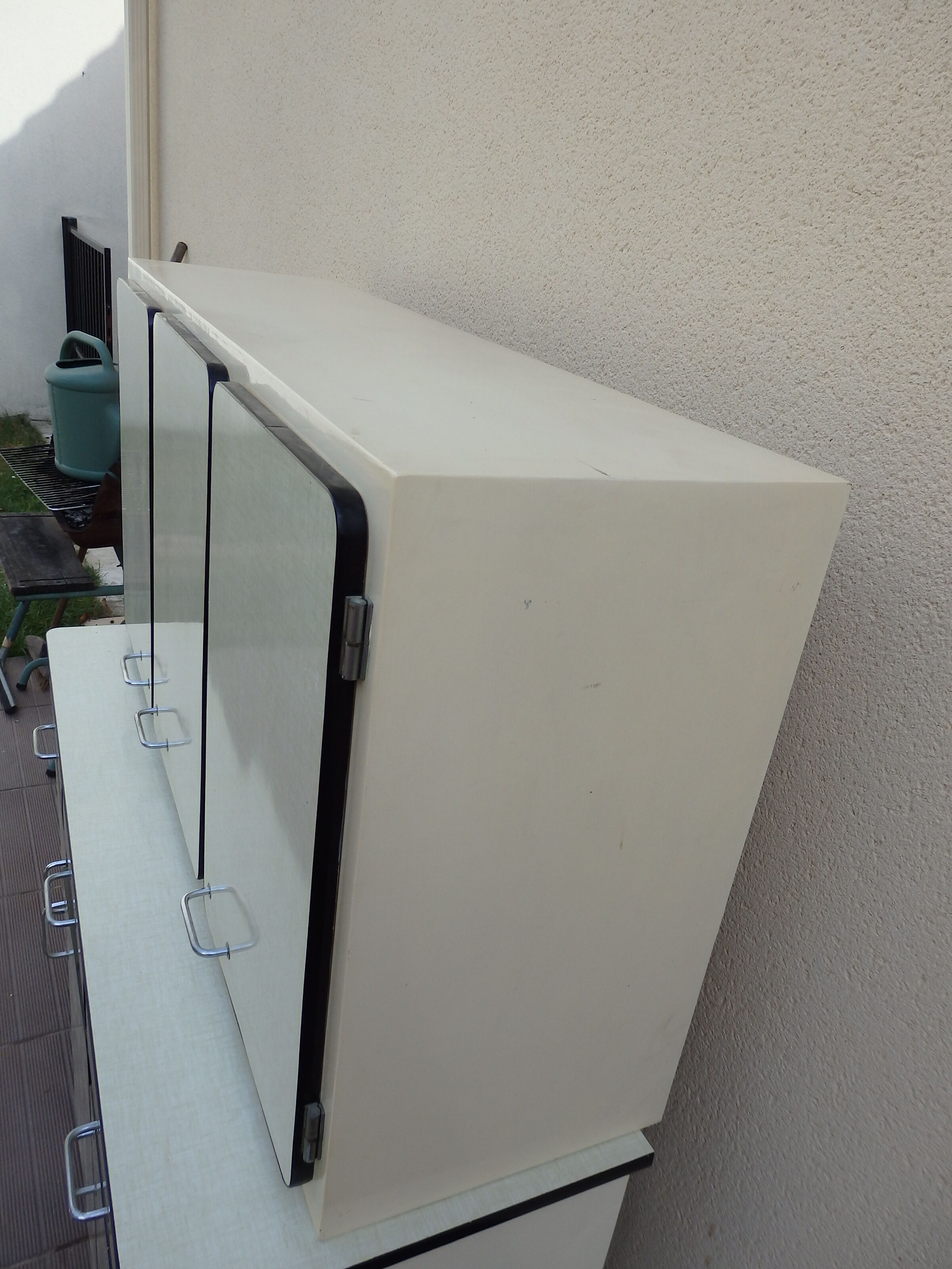 High piece in vintage formica