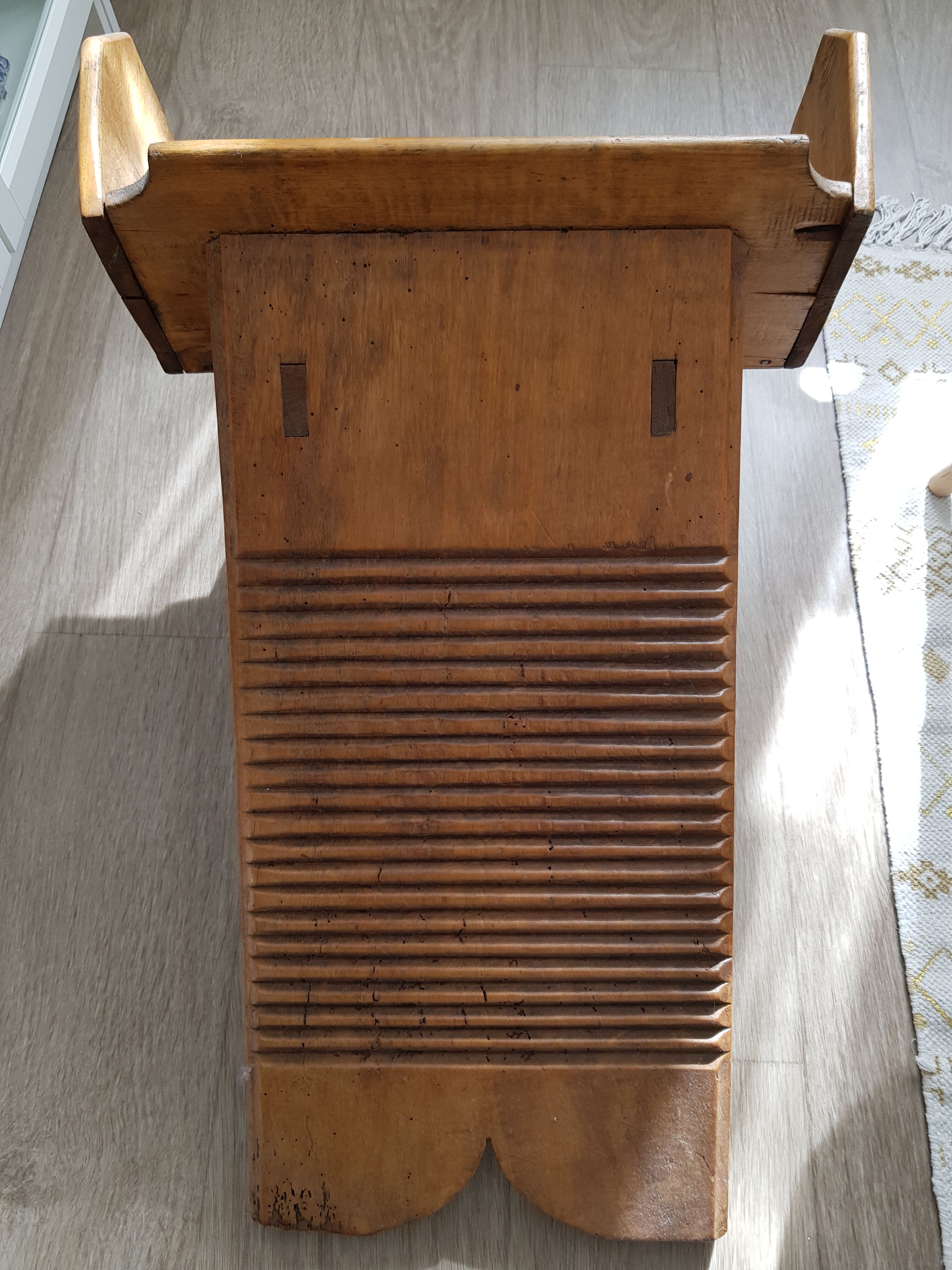 Washerwoman's board/carriage and its beater