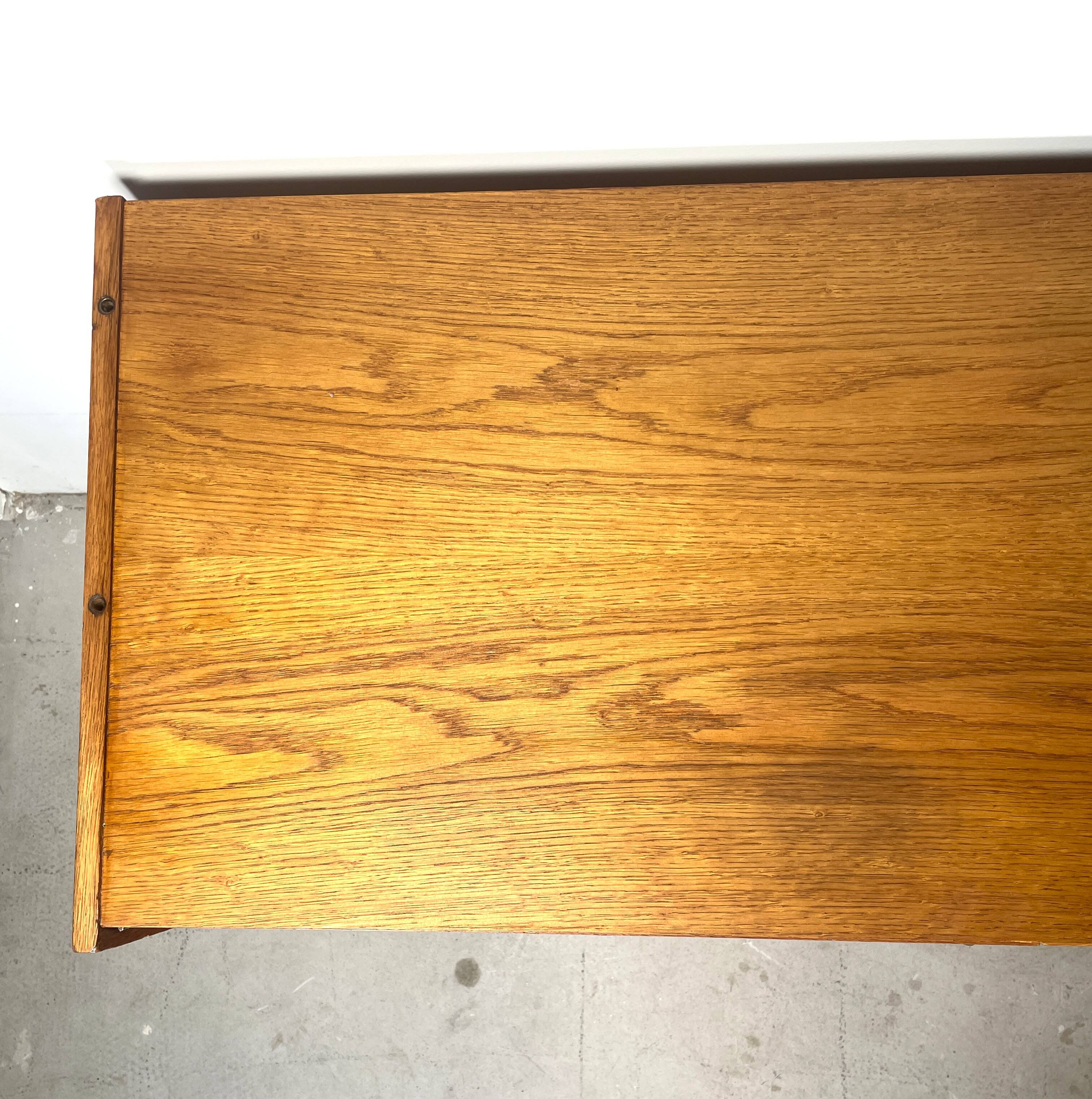 U460 sideboard with black/white drawers, Jiří Jiroutek