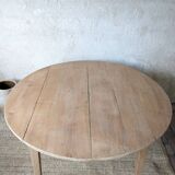 Round farm table