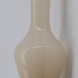 Vase en opaline rose