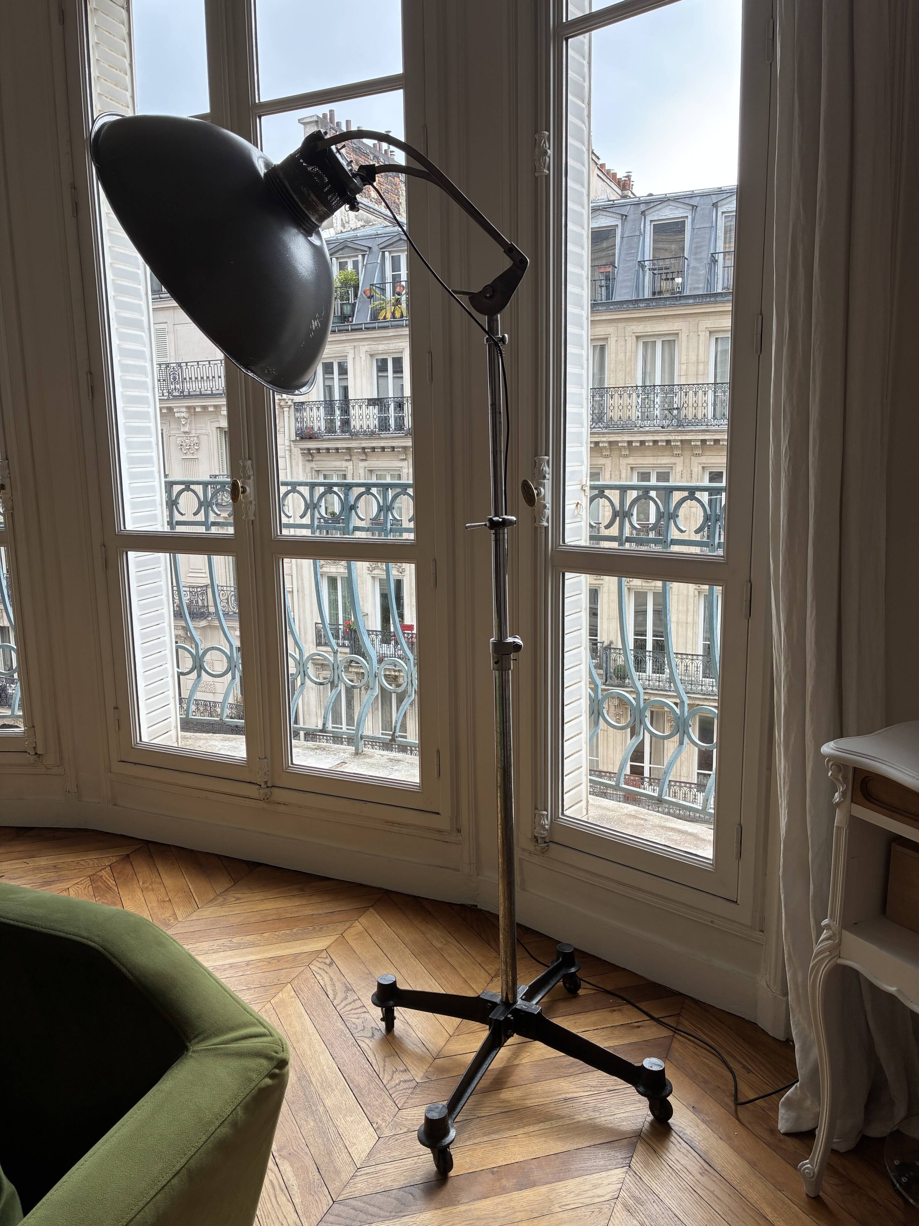Vintage photographer lamp