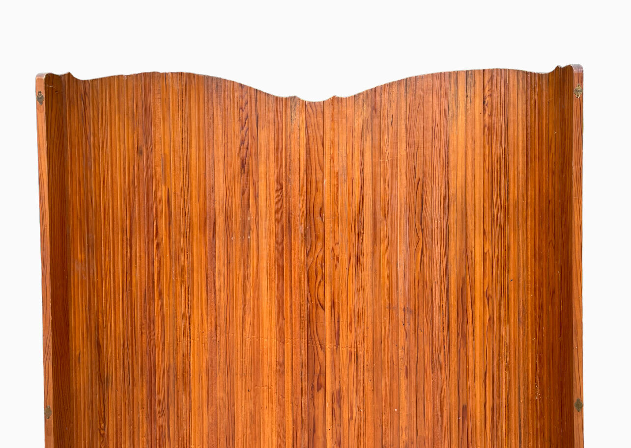 Wavy wooden screen circa 1950, Baumann by SNSA