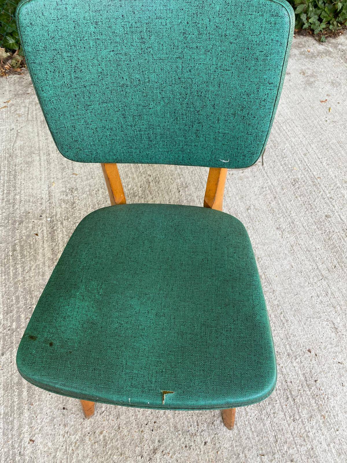 Scandinavian chair in solid wood and green leather, 1960s