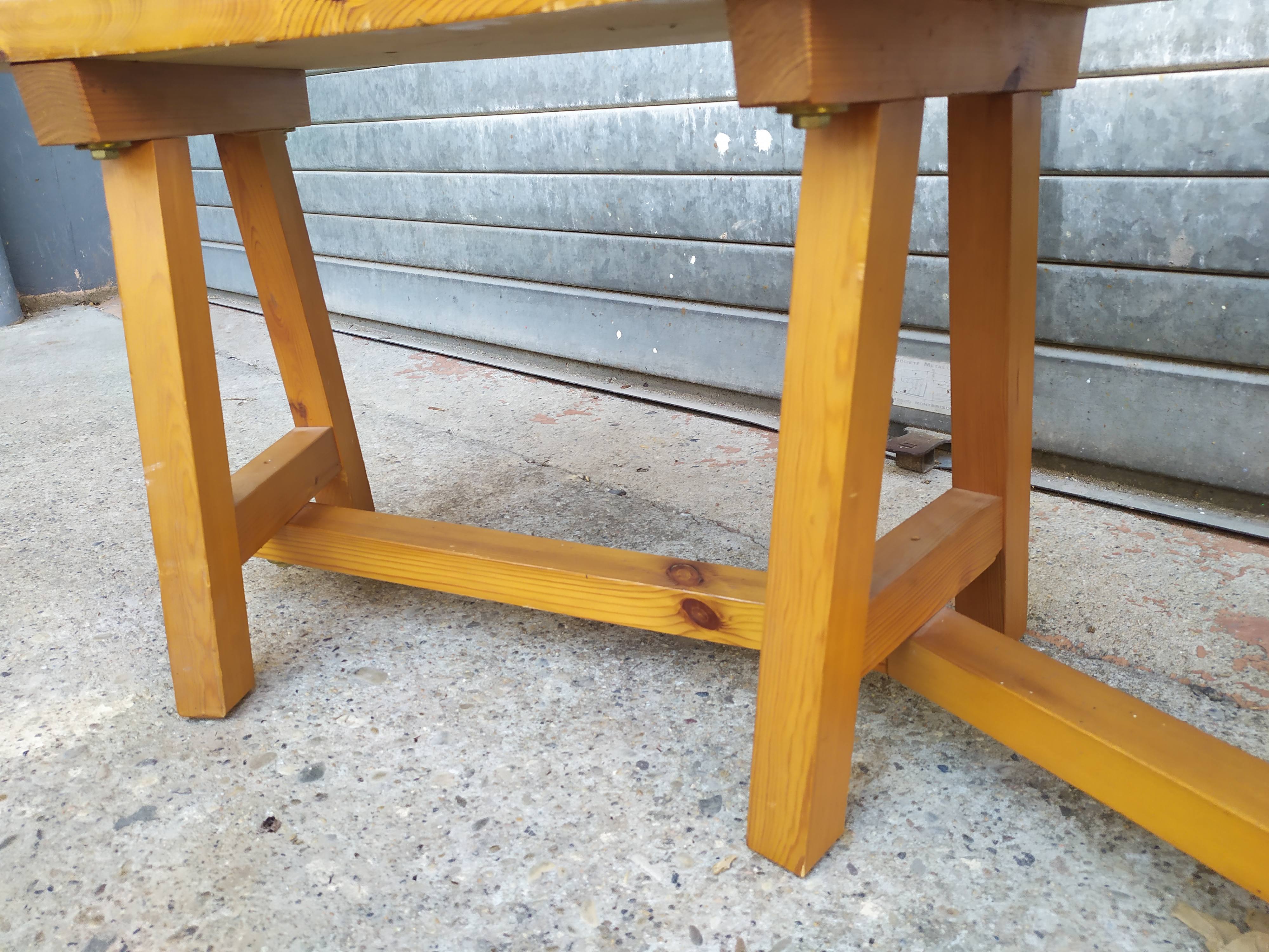 Table et banc châlet de montagne