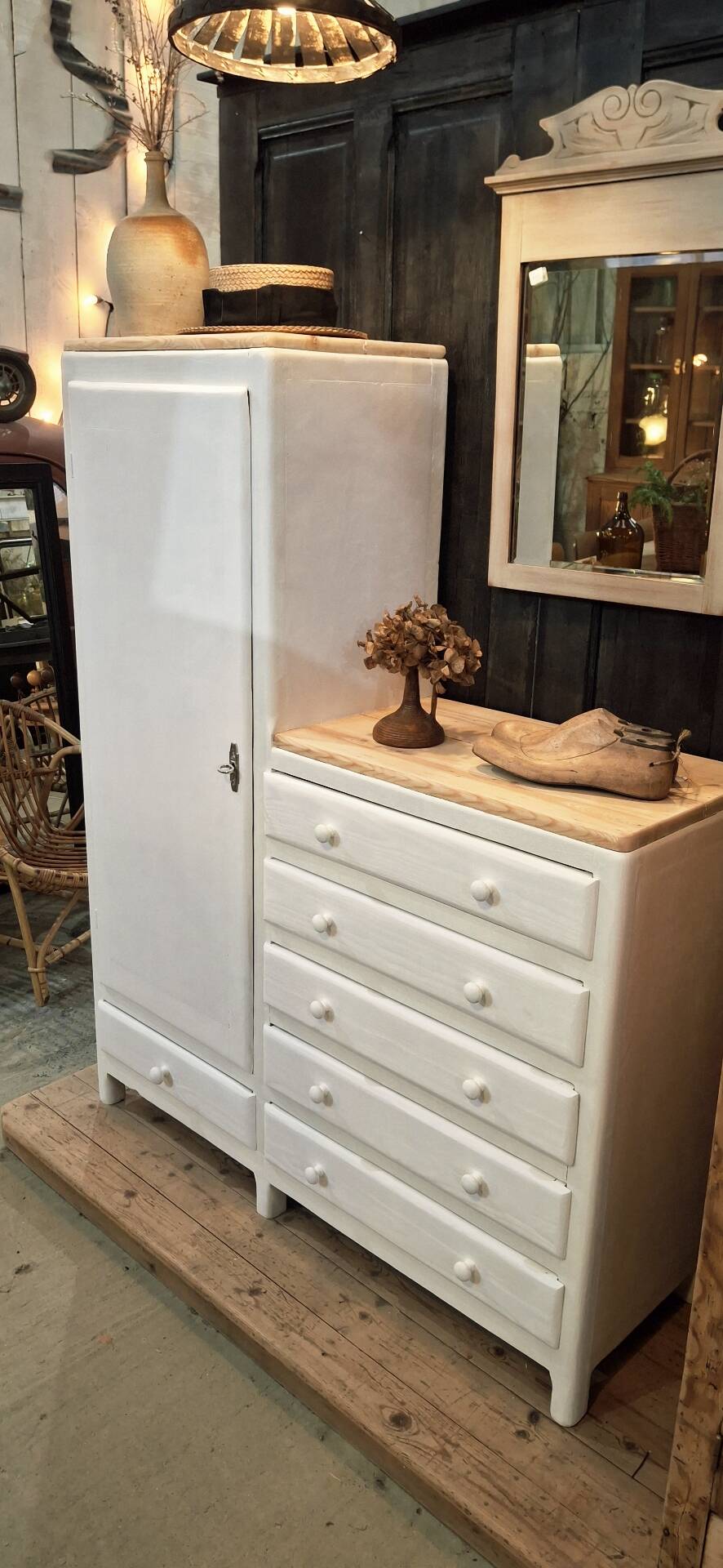 Asymmetrical wardrobe