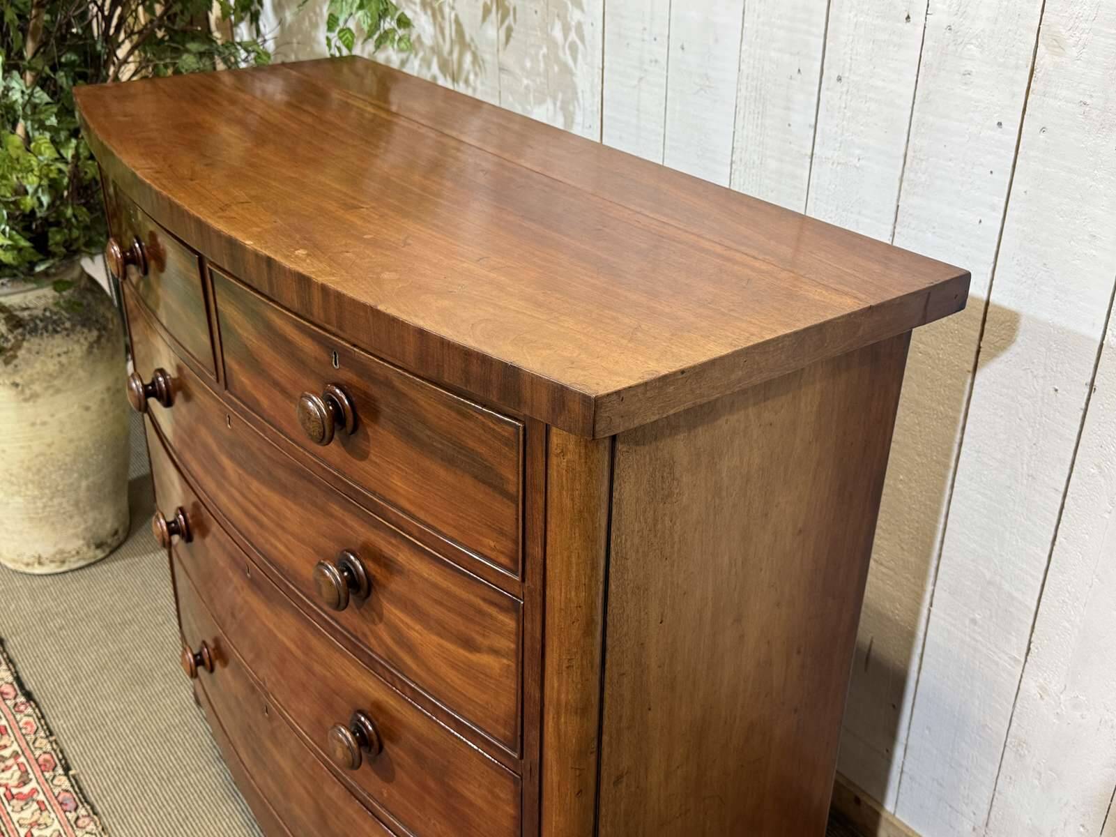 Commode Victorienne anglaise en acajou XIXème