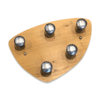 Wall-mounted coat rack with 5 hooks on oak top