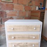 Jolie petite commode de style