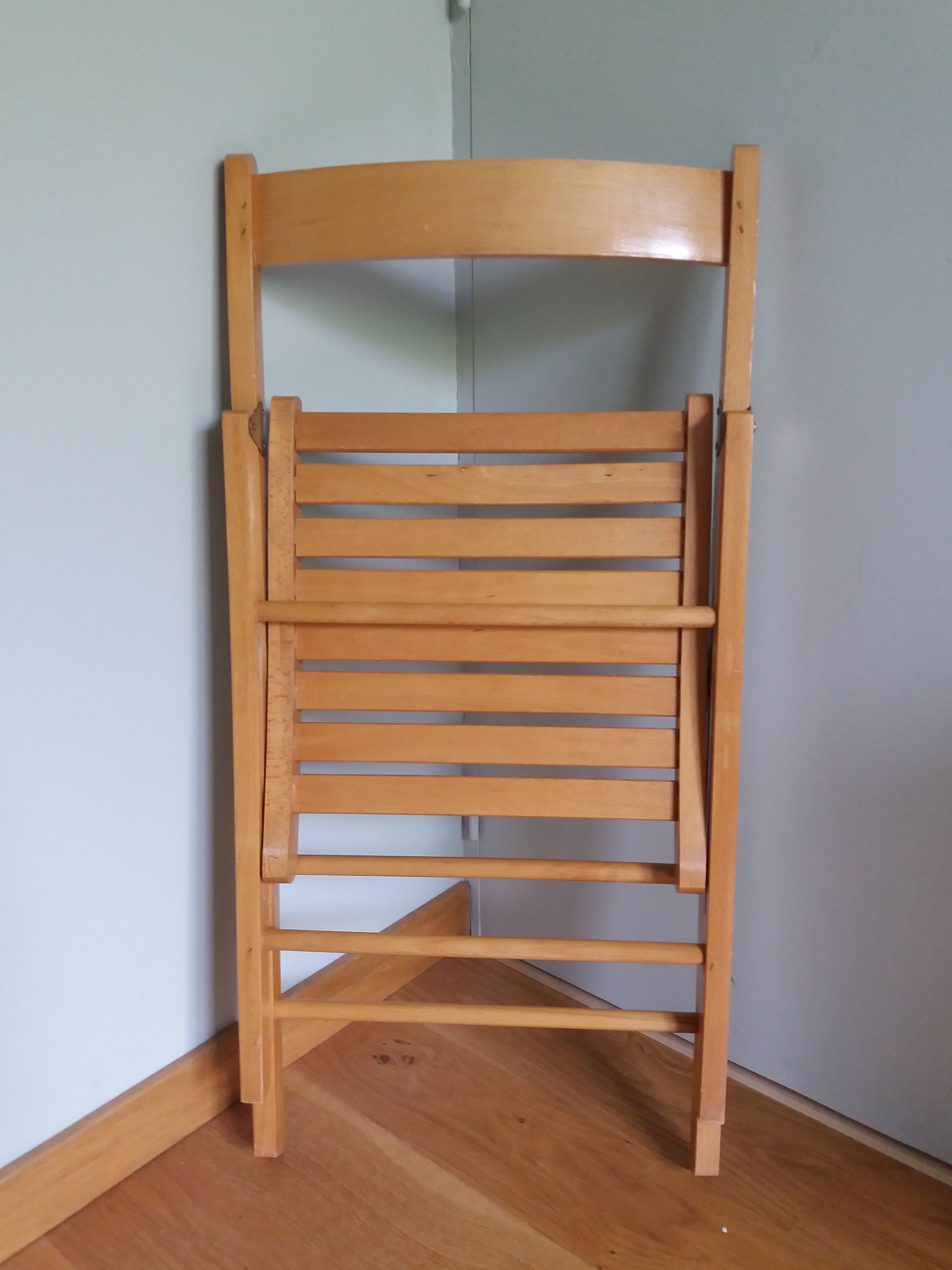 Wooden folding chair