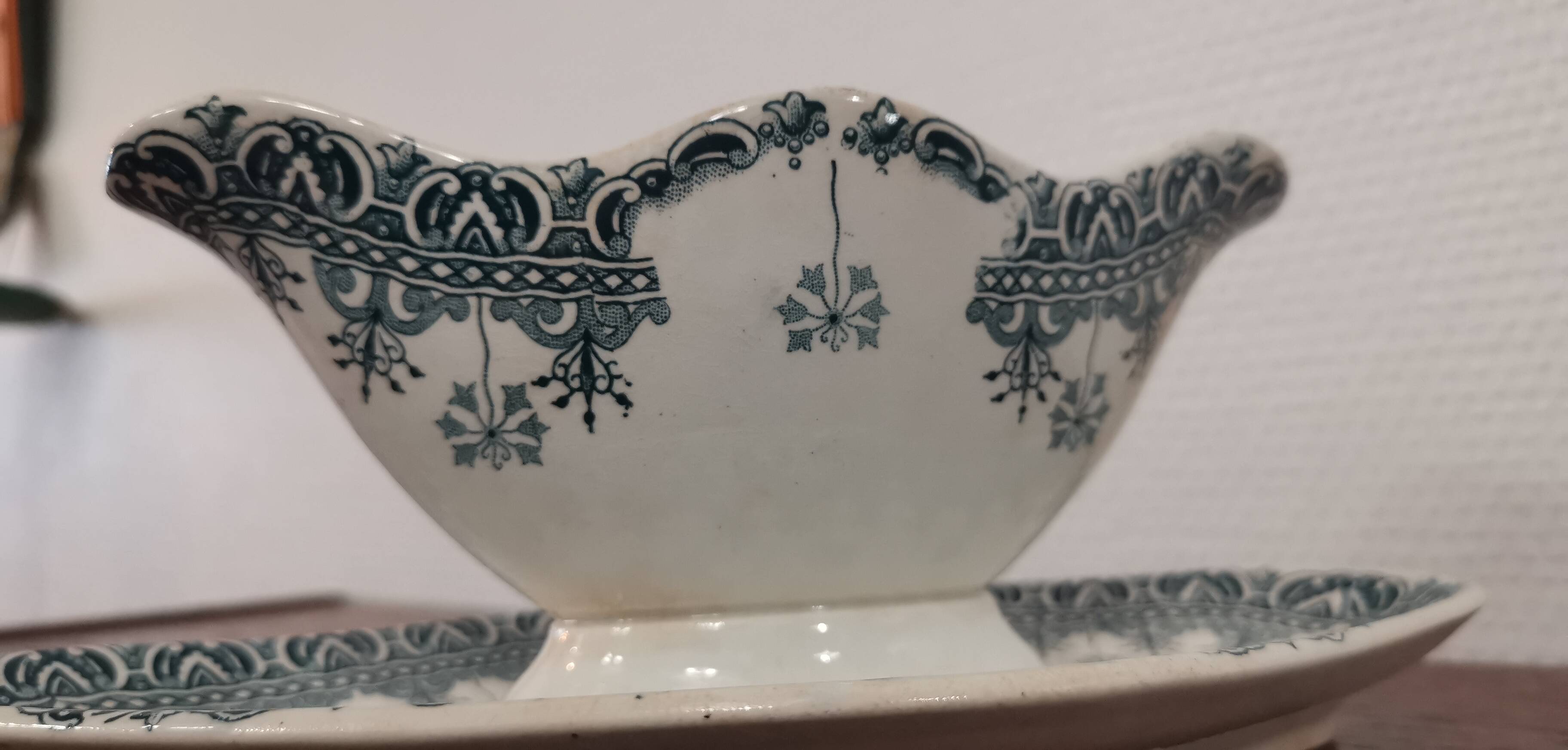 Old earthenware gravy boat "Société Anonyme" St Amand et Hamage