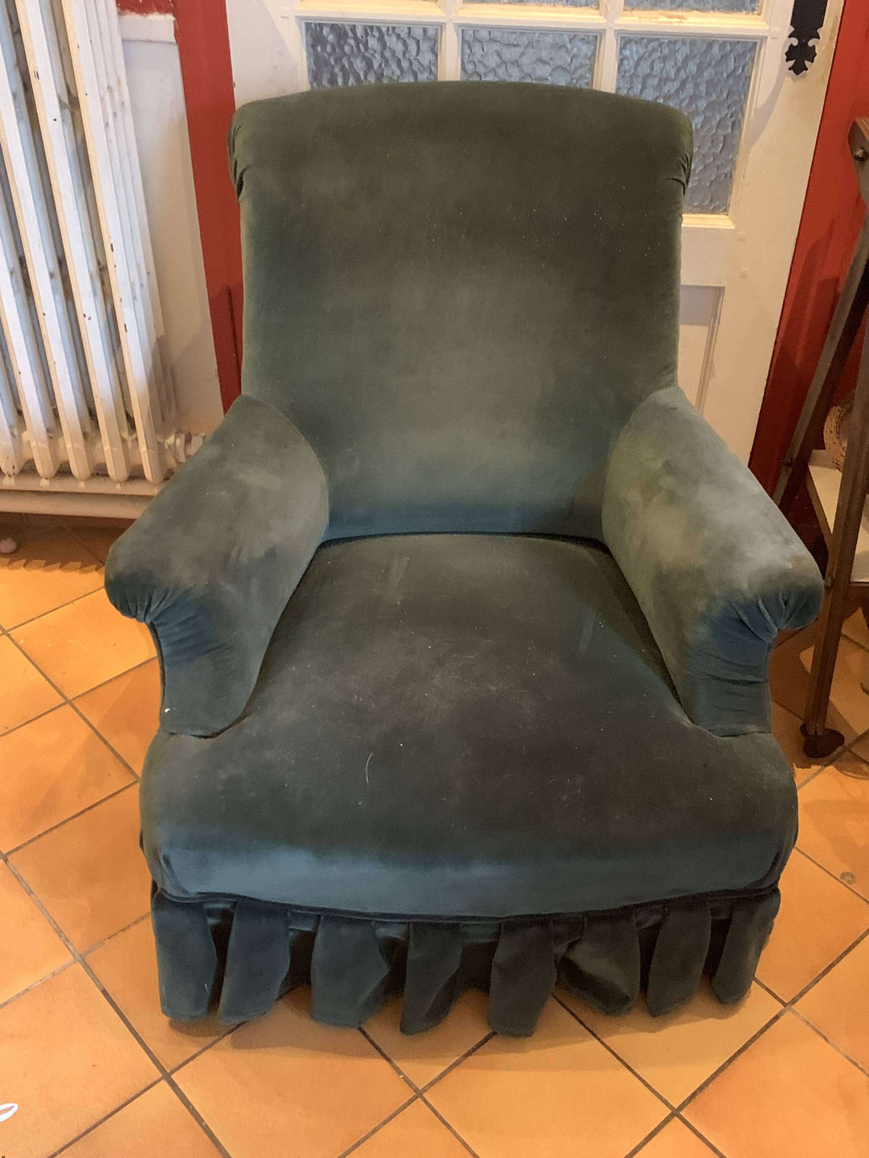 Napoleon III toad armchair, upholstered in fir green velvet, antique