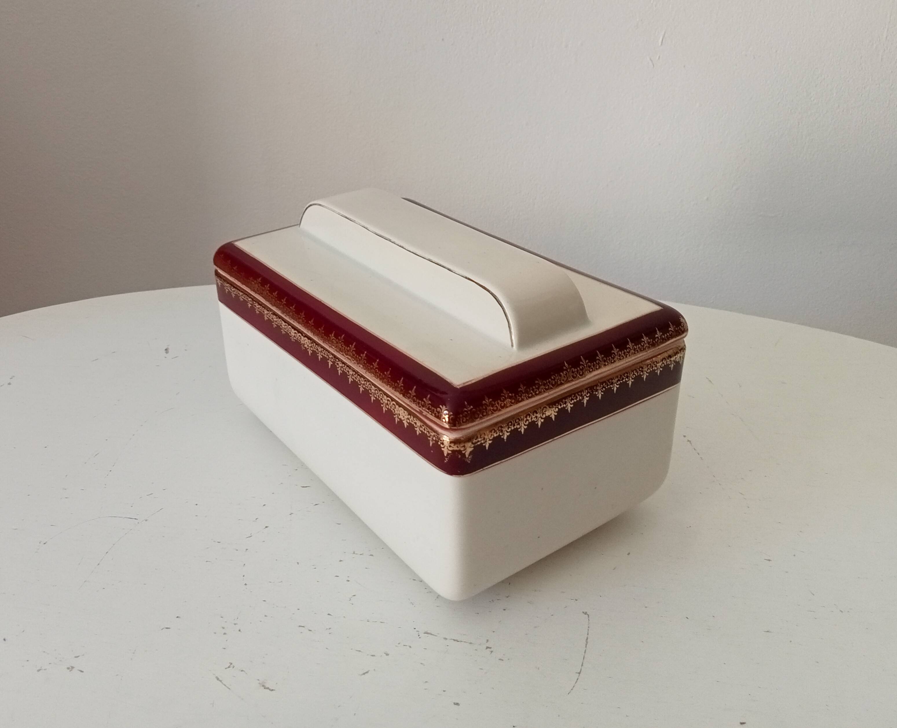 Art Deco bonbonnière from the 1950s, Digoin porcelain.