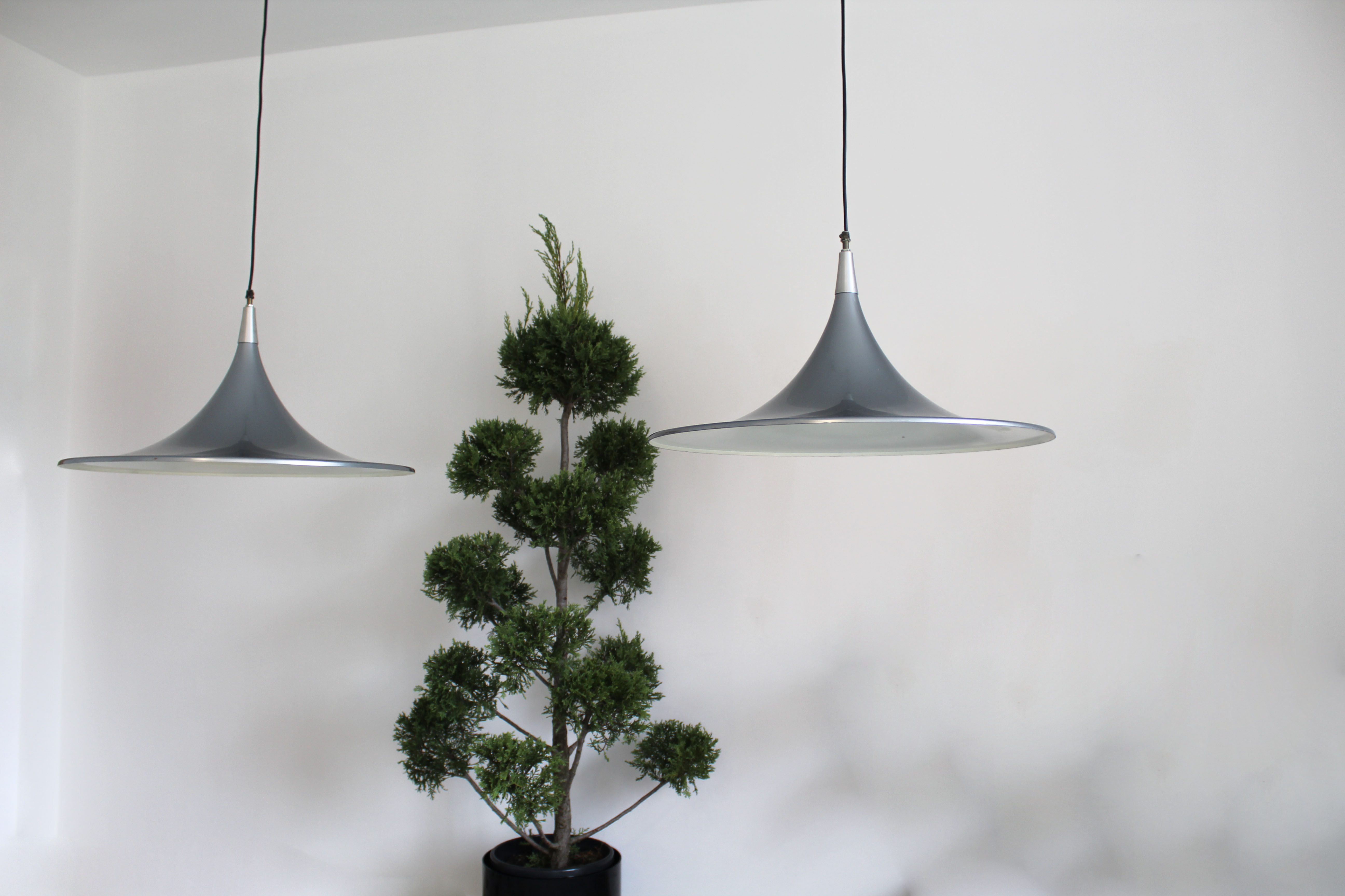 Pair of ceiling chandeliers Goffredo Reggiani, Italy 1980s.