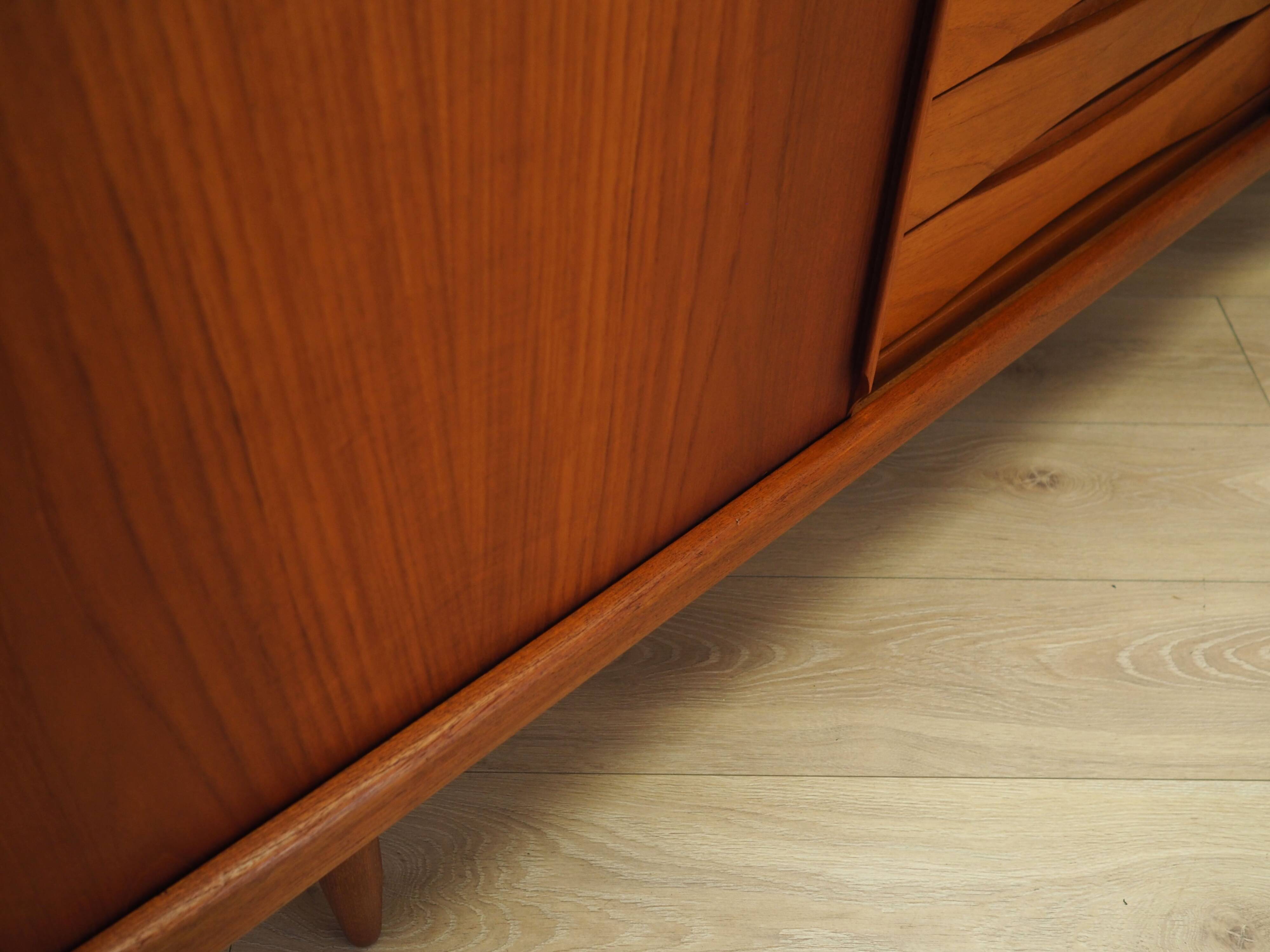 Buffet en teck, design danois, années 1970, fabricant : Dyrlund