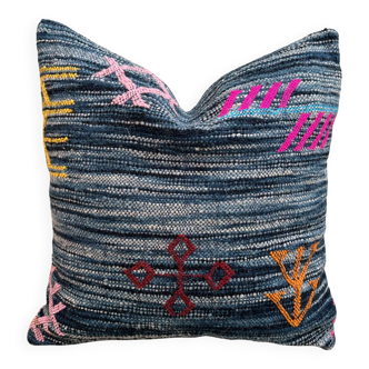 Handmade Moroccan Kilim cushion cover: Bohemian decorative cushion