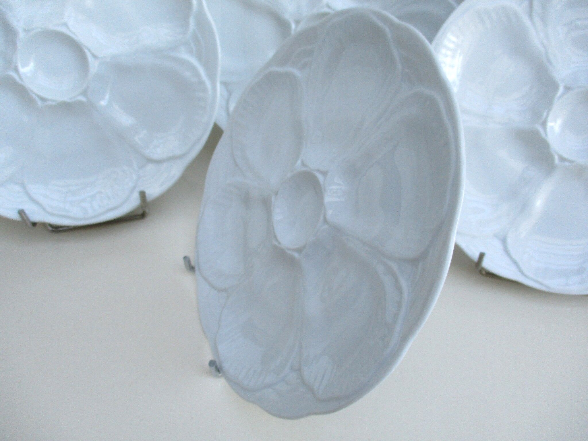 Porcelain oyster plate – set of 4
