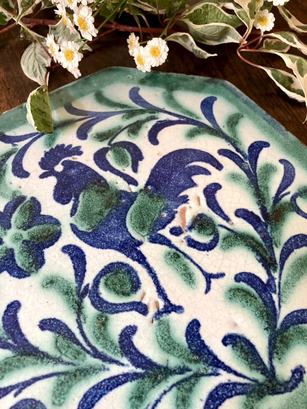 Old Andalusian tile from Triana (Seville), late 19th century.