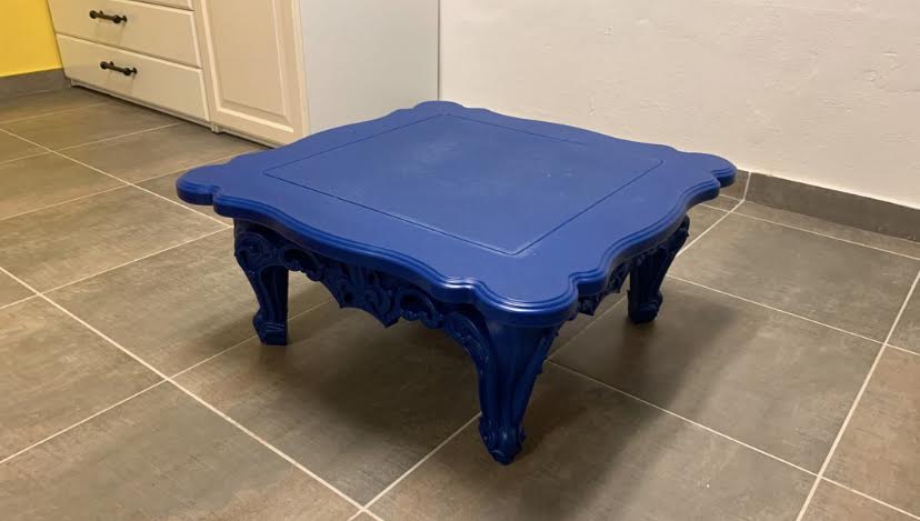 Coffee table "Duke of Love"