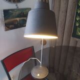 Articulated desk lamp