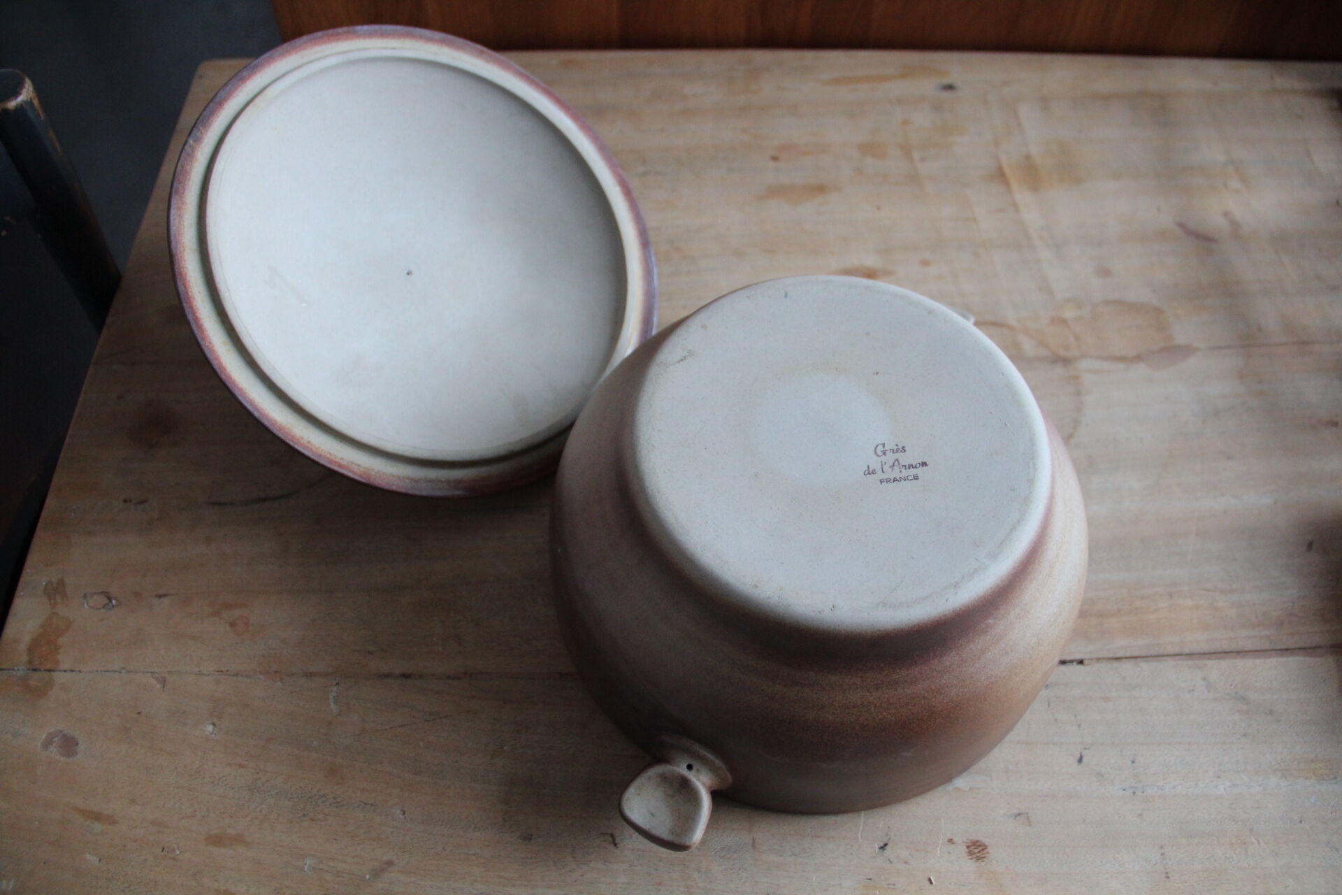 Sandstone soup pot of the Arnon France