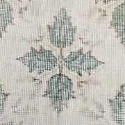 Tapis persan ancien ivoire et vert à motifs géométriques, 198x296