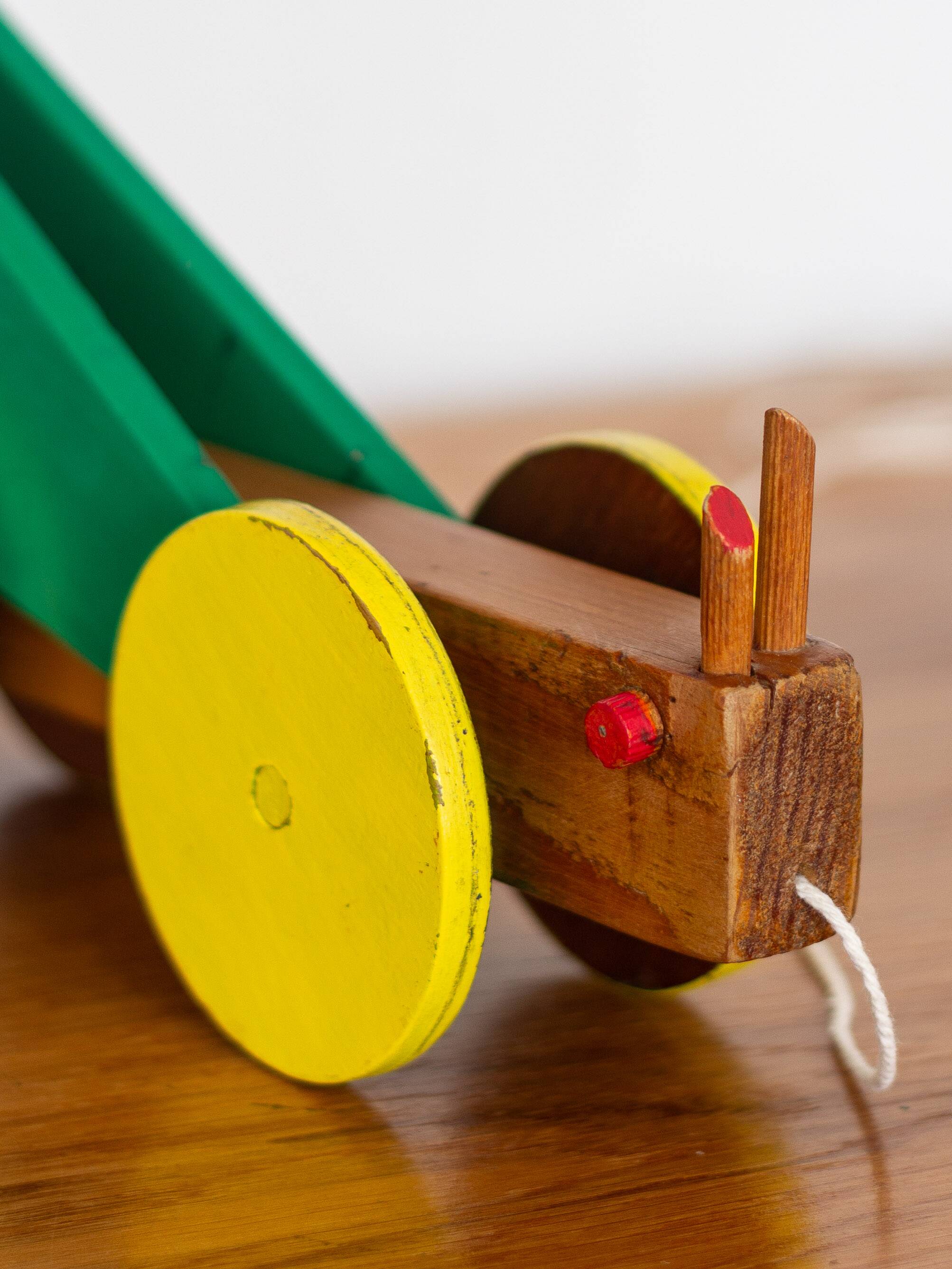 Grasshopper-shaped toy on wheels - 1950s/60s