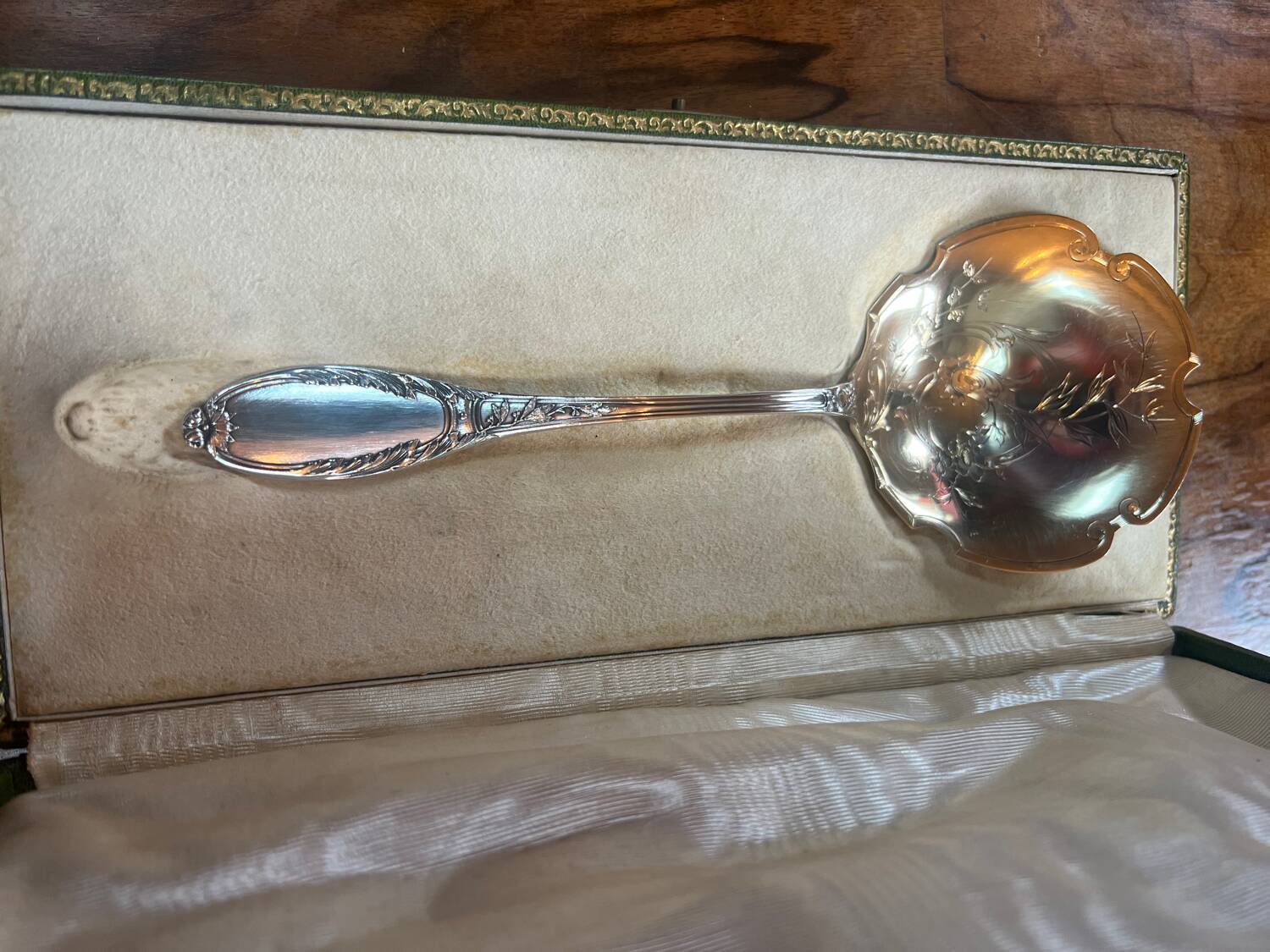 Silver strawberry shovel