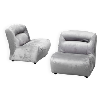 Pair of vintage lounge armchairs in grey velvet – 1970s design