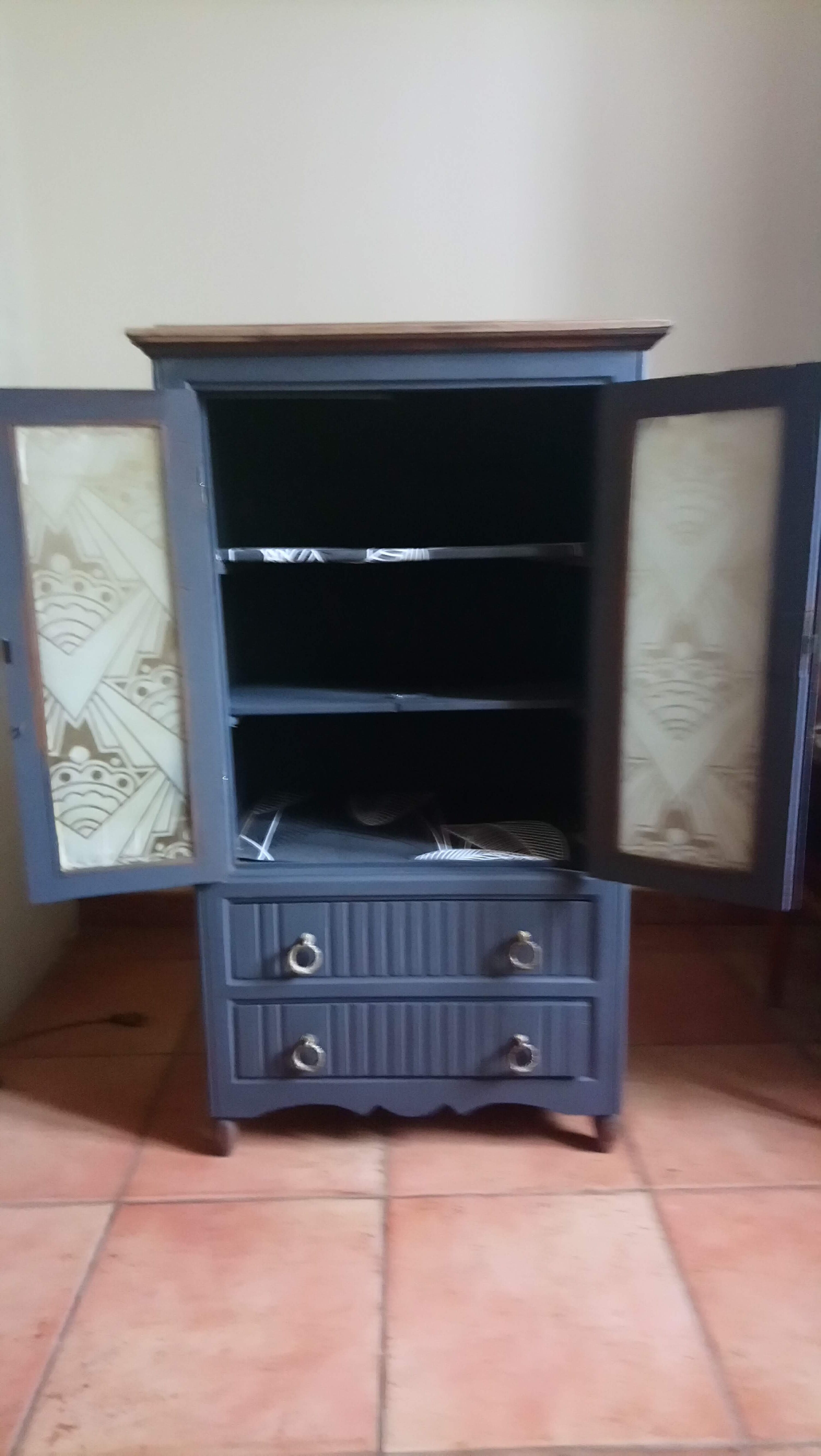 Small closet vintage