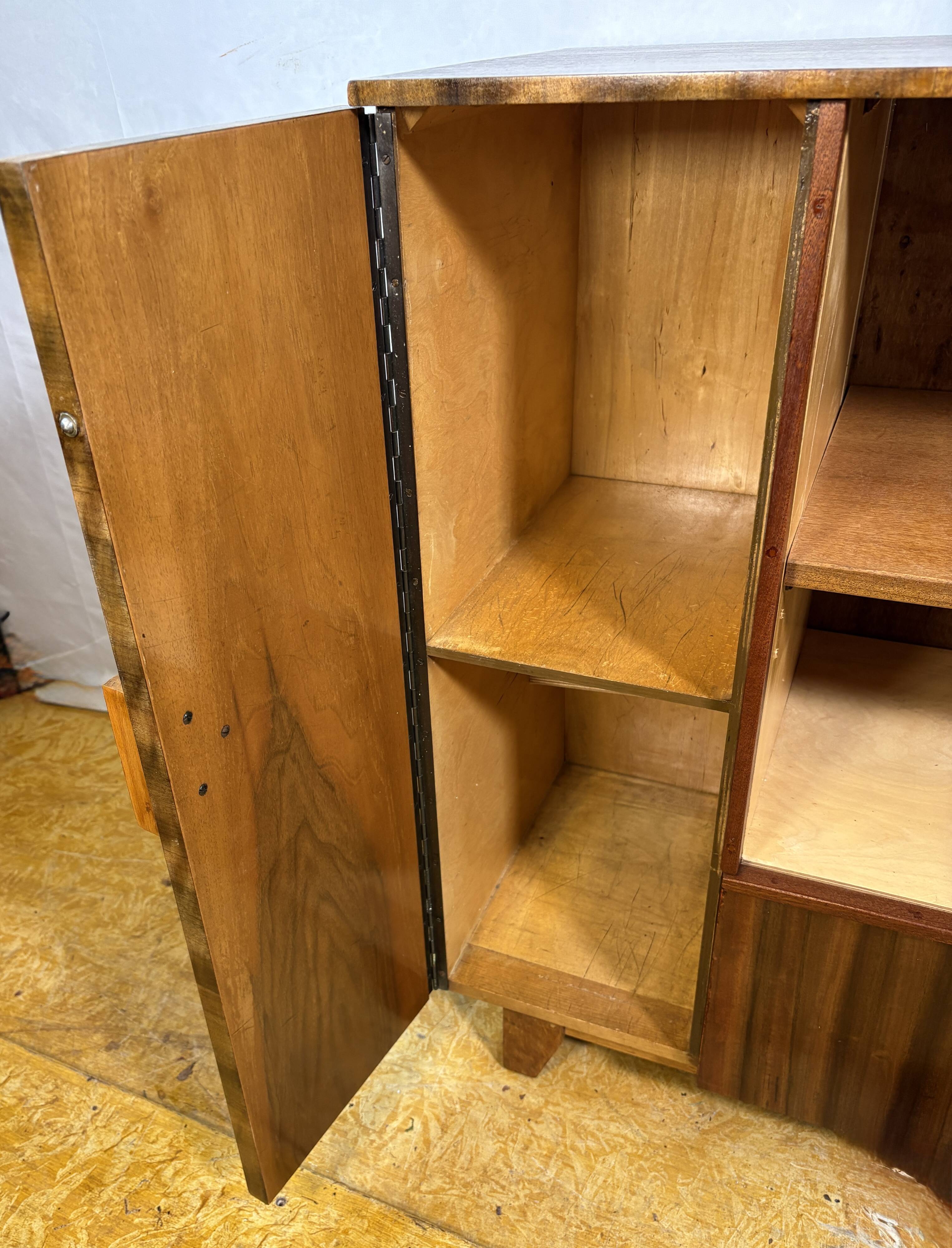 Art Deco Vintage Walnut Sideboard Display Cabinet (Circa 1930–1940)