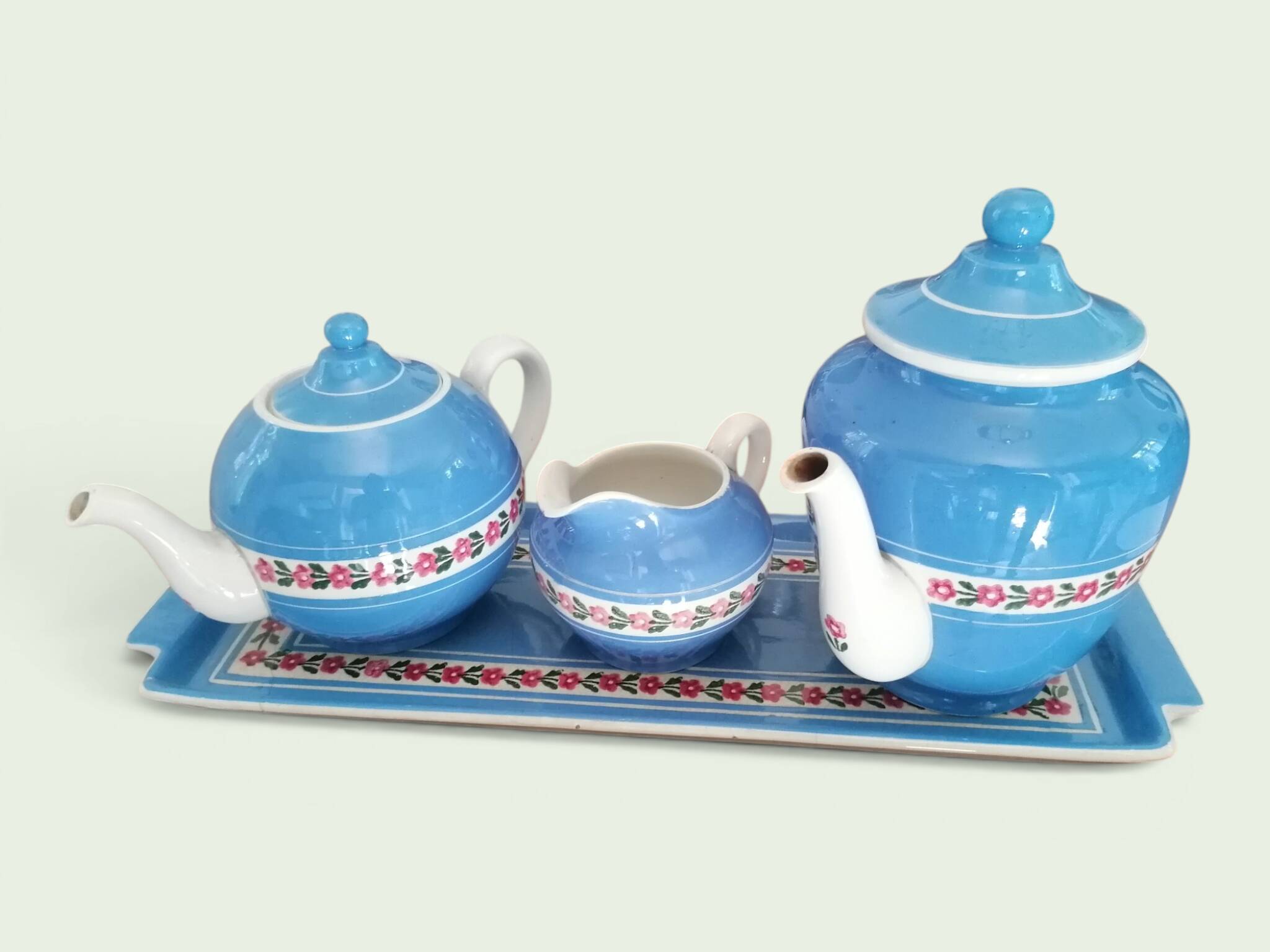 Service à thé en faience ancienne bleu et rose. Sarreguemine 1950