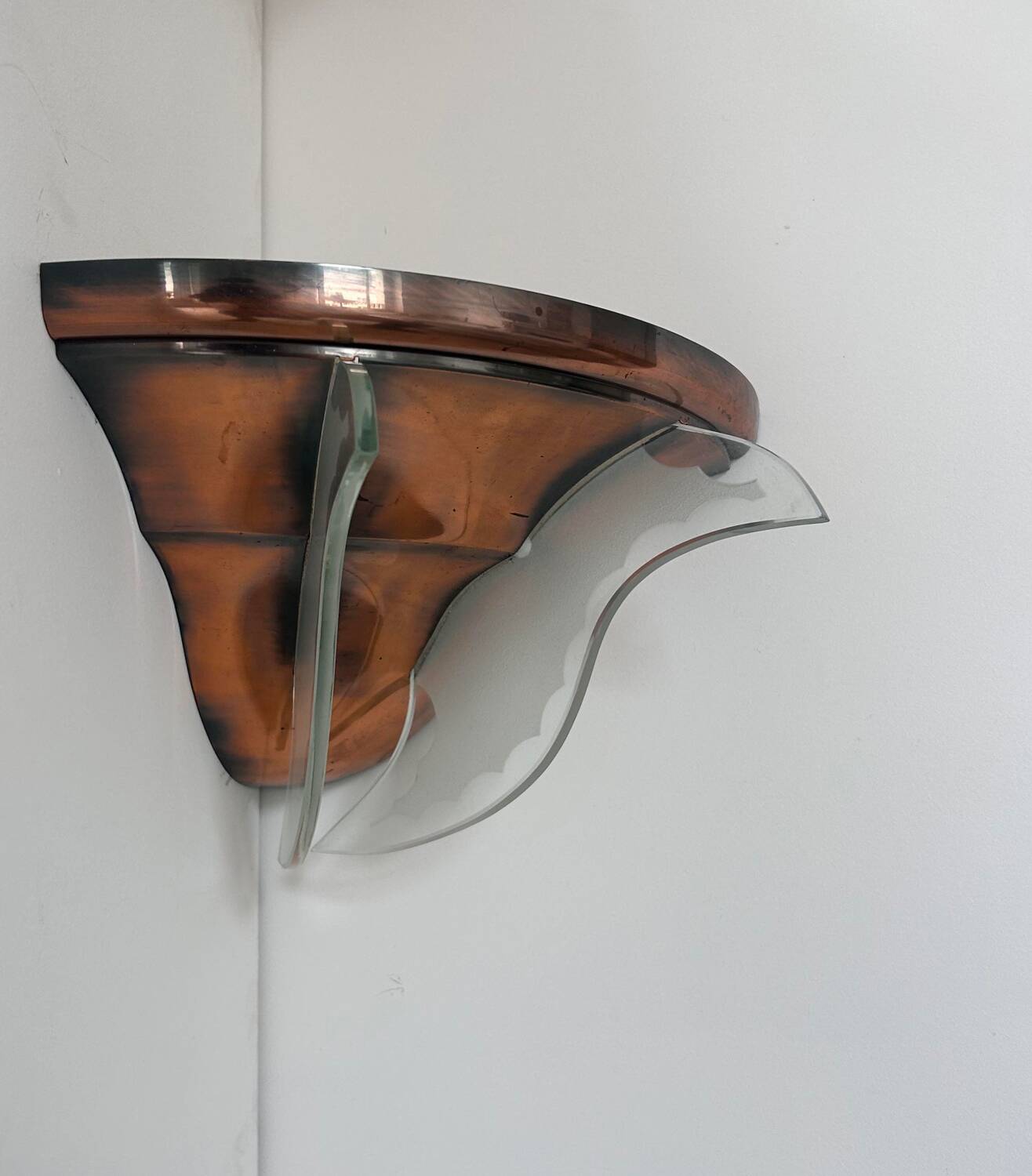 Art deco corner wall light, copper and glass, France 1930