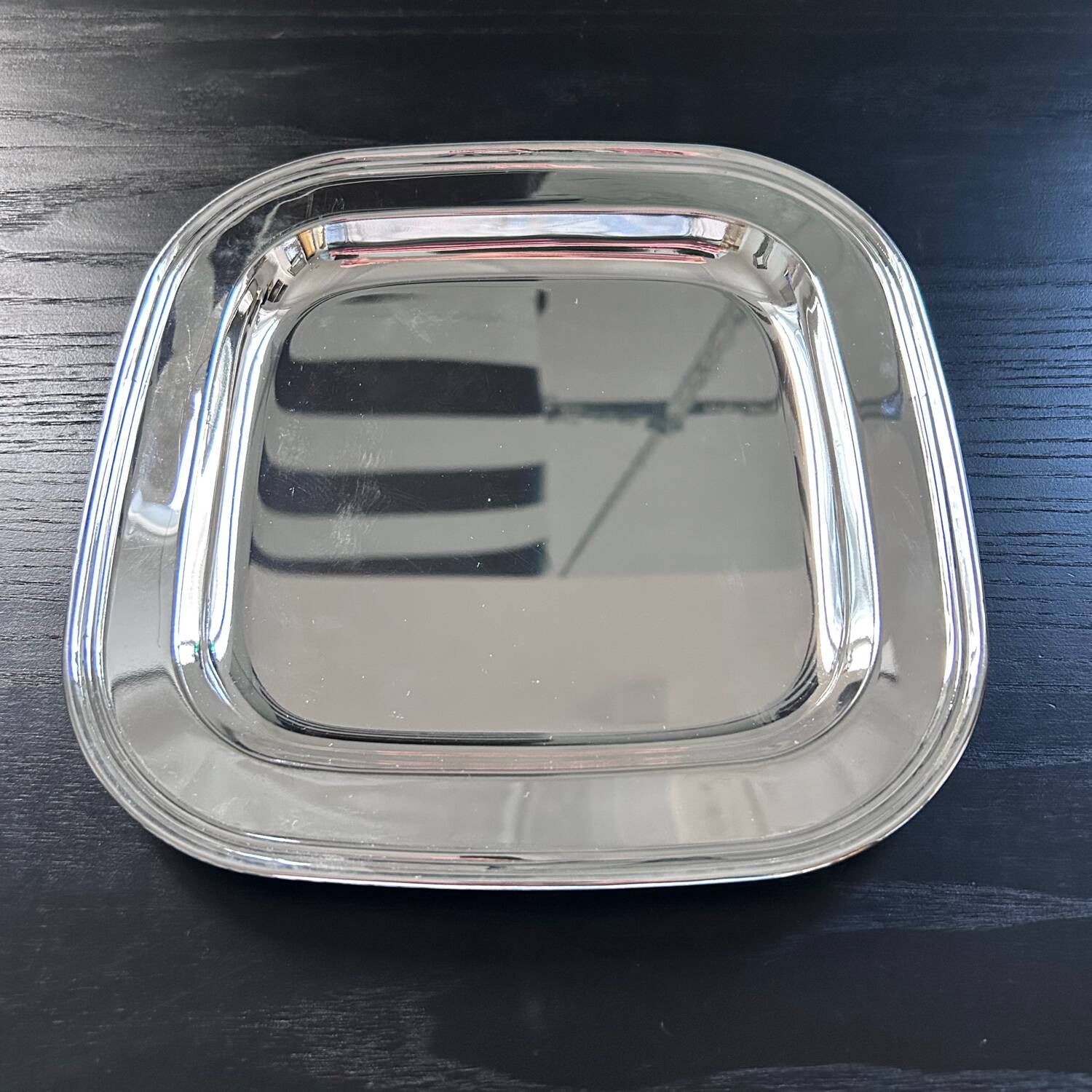 Plat en métal argenté