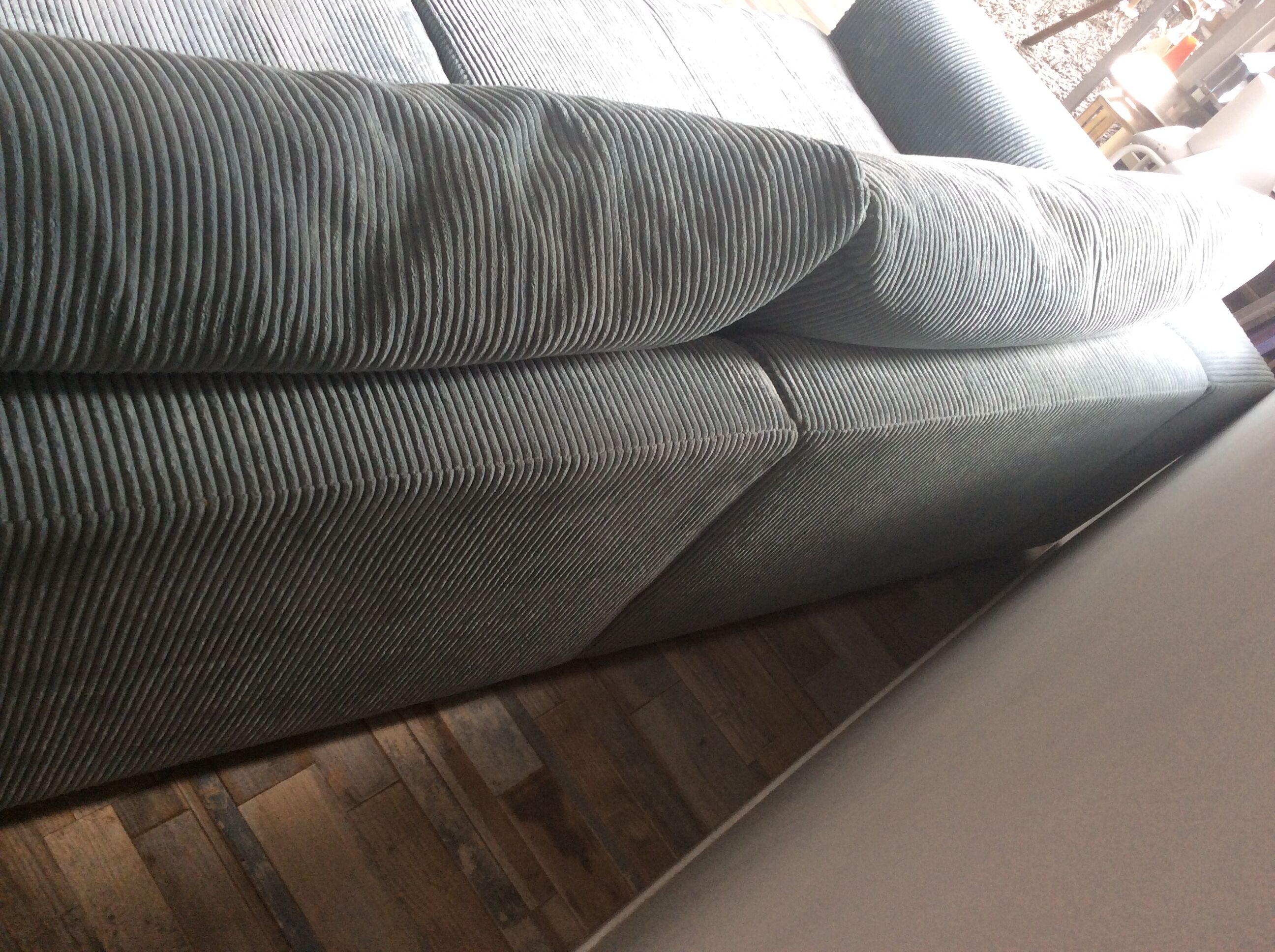 Sky blue ribbed 3-seater sofa