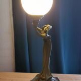 Women's statuette lamp