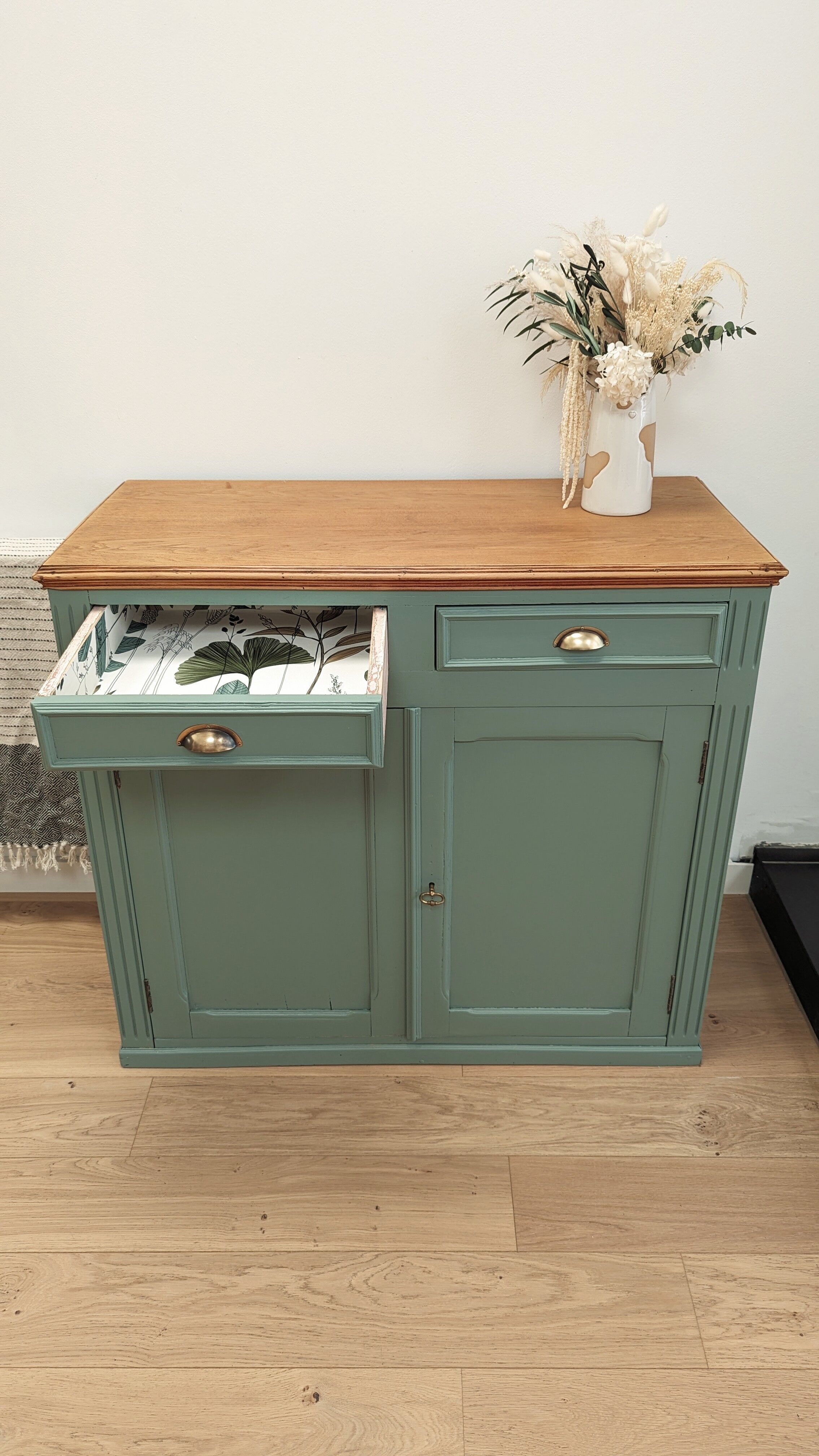Parisian sideboard green of gray