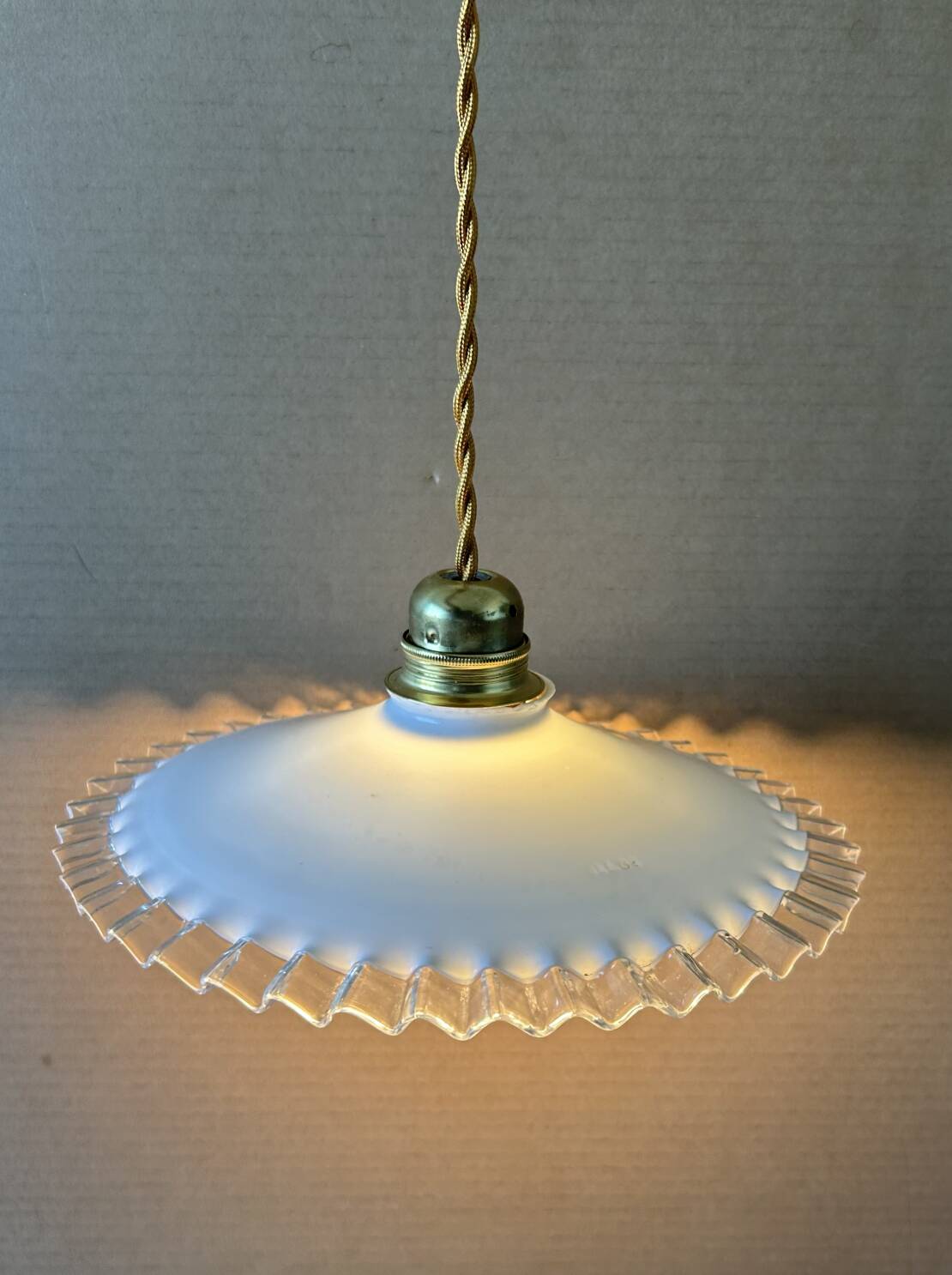 Suspension opaline ancienne