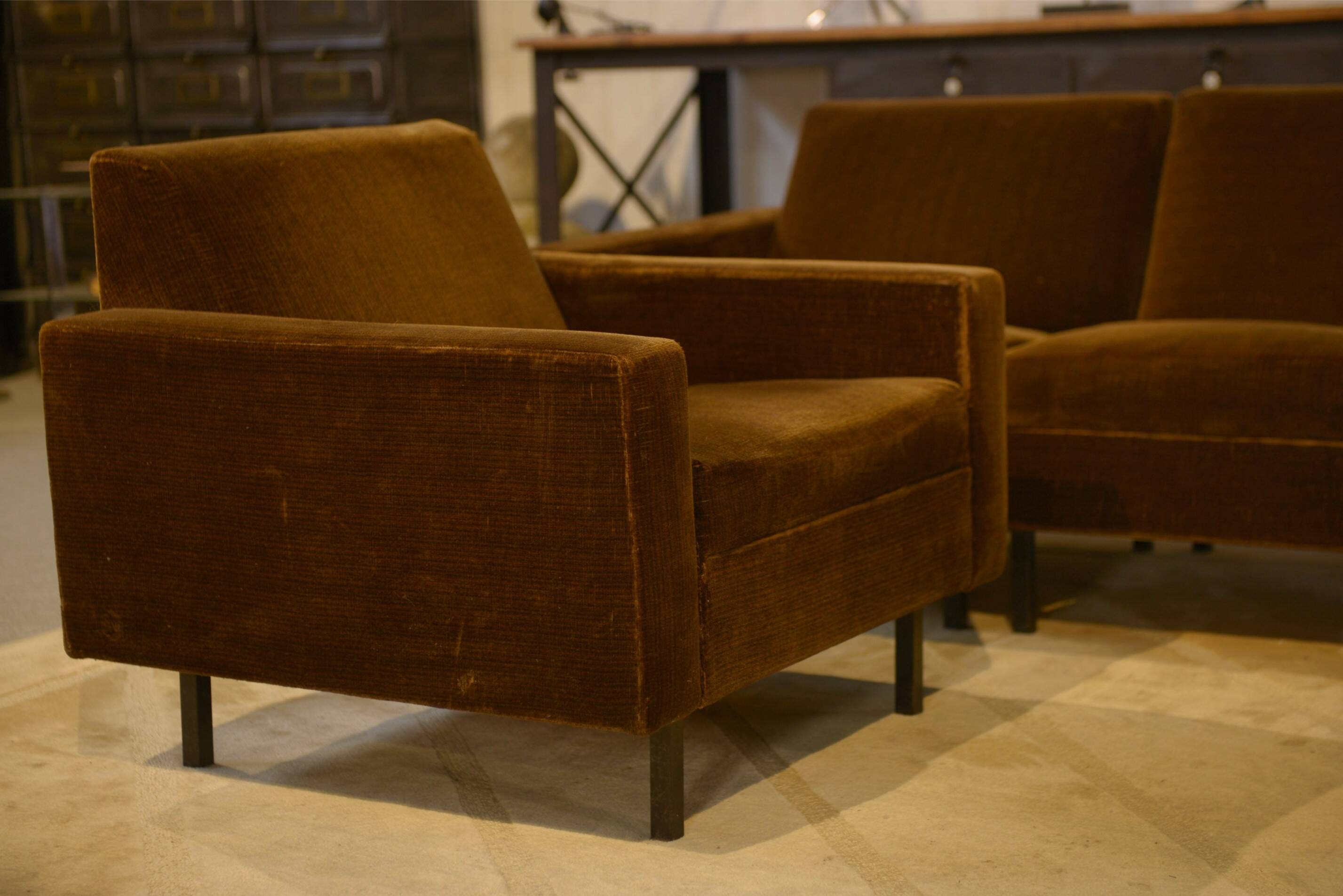 Ensemble canapé et 2 fauteuils en velours marron 1960’s
