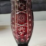 Large vase in hand-cut Bohemian crystal. Deep ruby red. Roemer style. Dim 29 x 14.5 cm