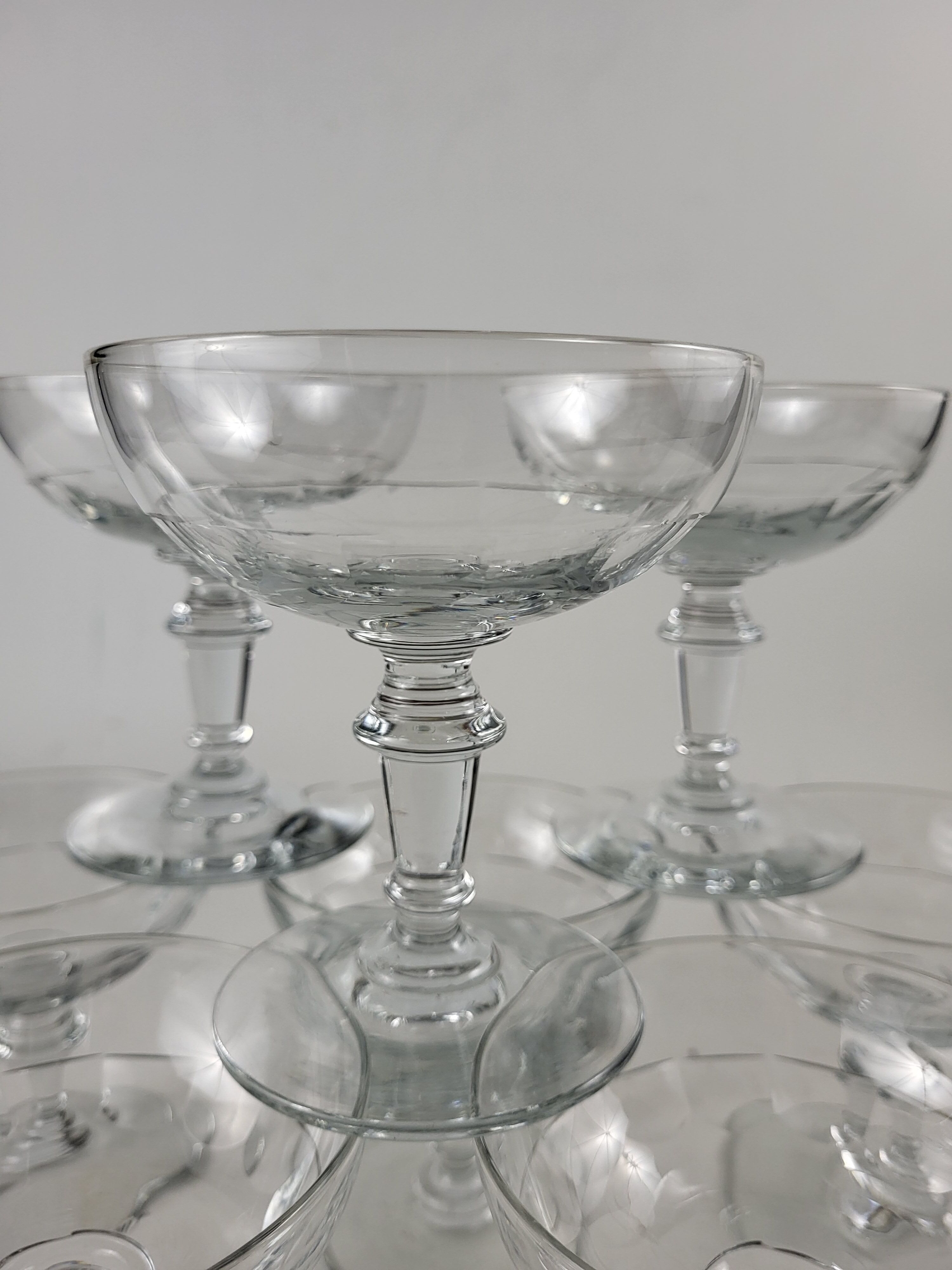 Set of 8 glass champagne glasses XIXth