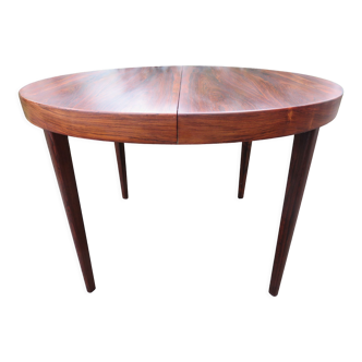 Round table with integrated extensions, rosewood. 1970