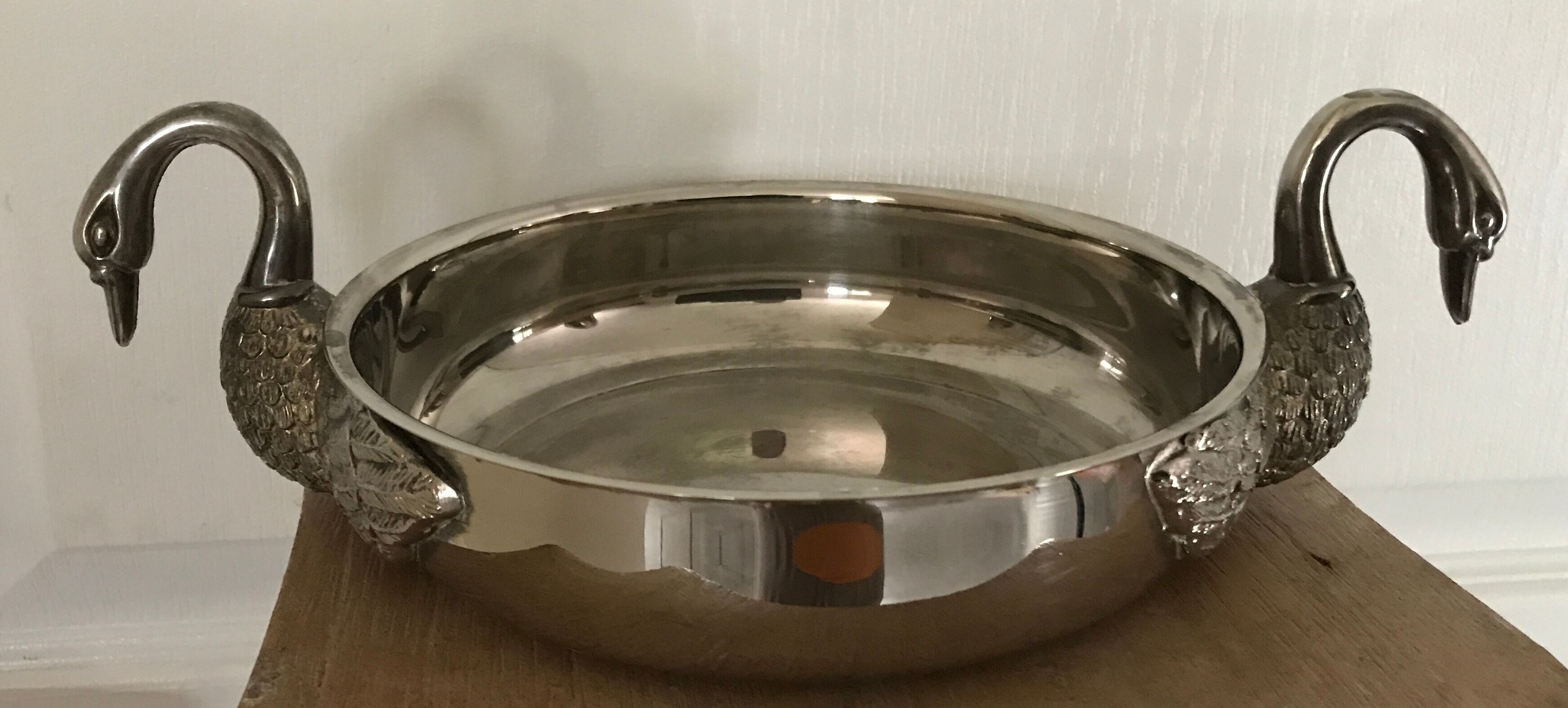 Cut vintage pocket tray in silver metal, swan-shaped handles