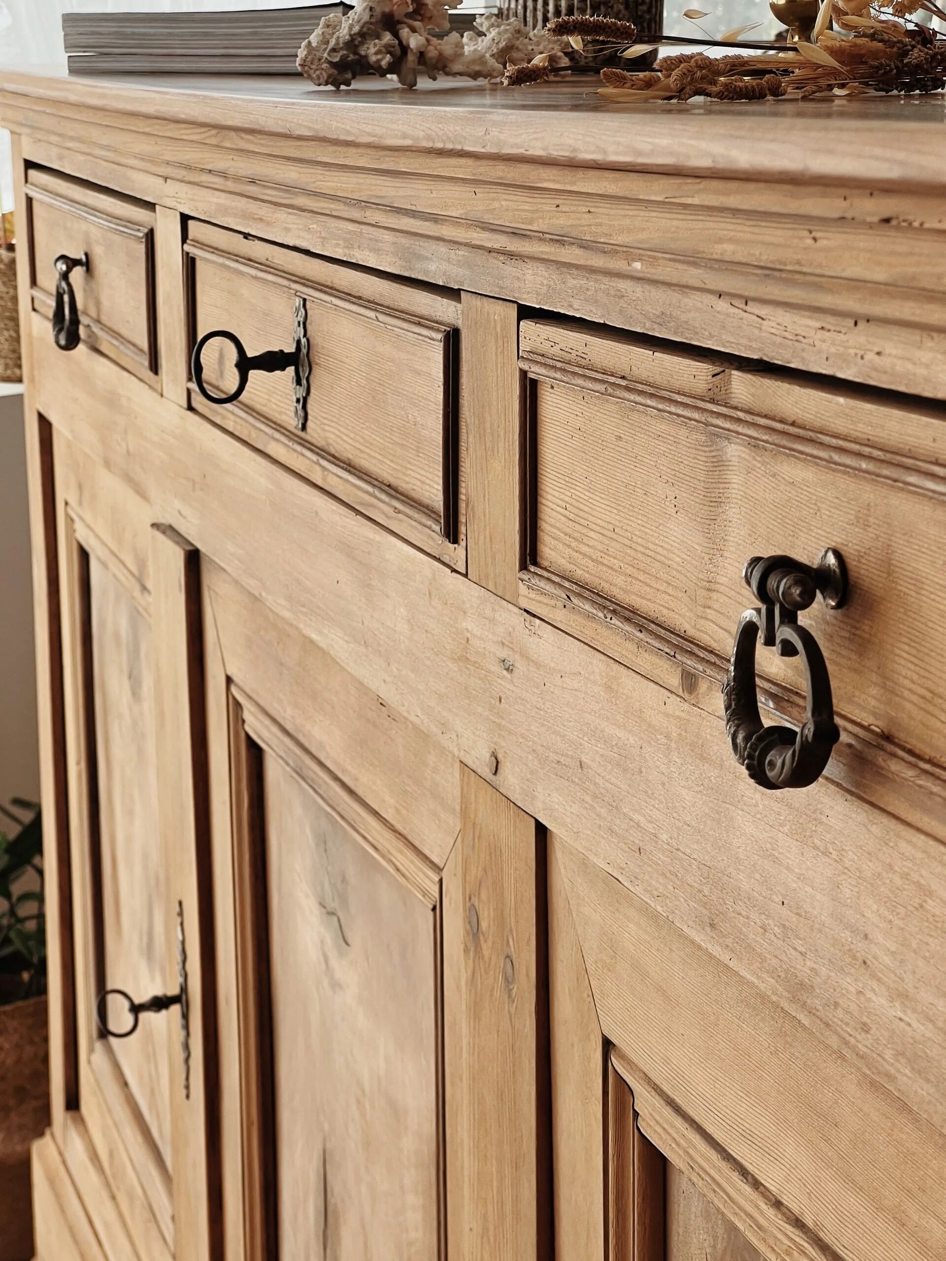 Buffet campagnard 3 portes, rénové