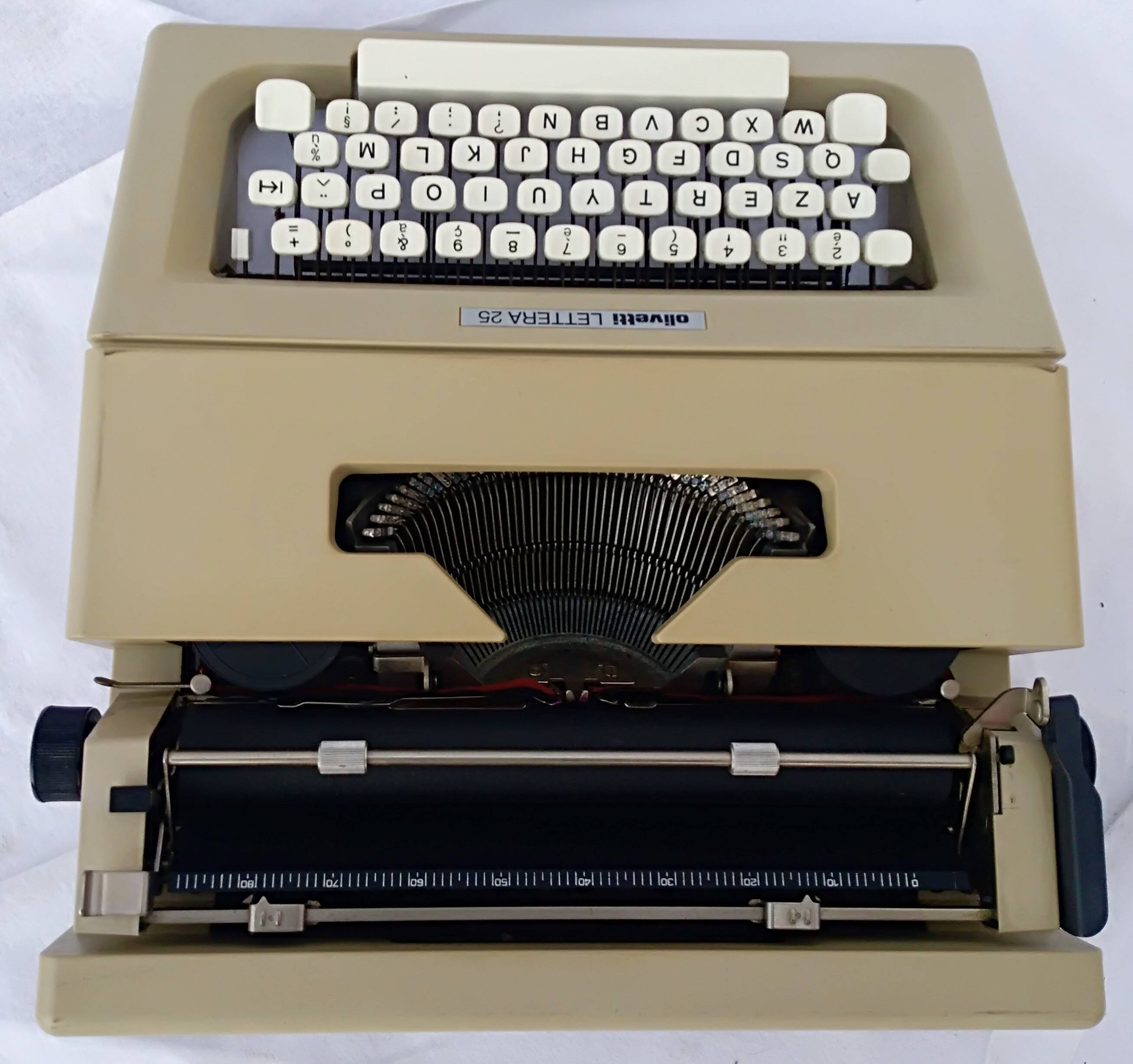 Olivetti lettera 25 typewriter, 1970s, with its carrying case