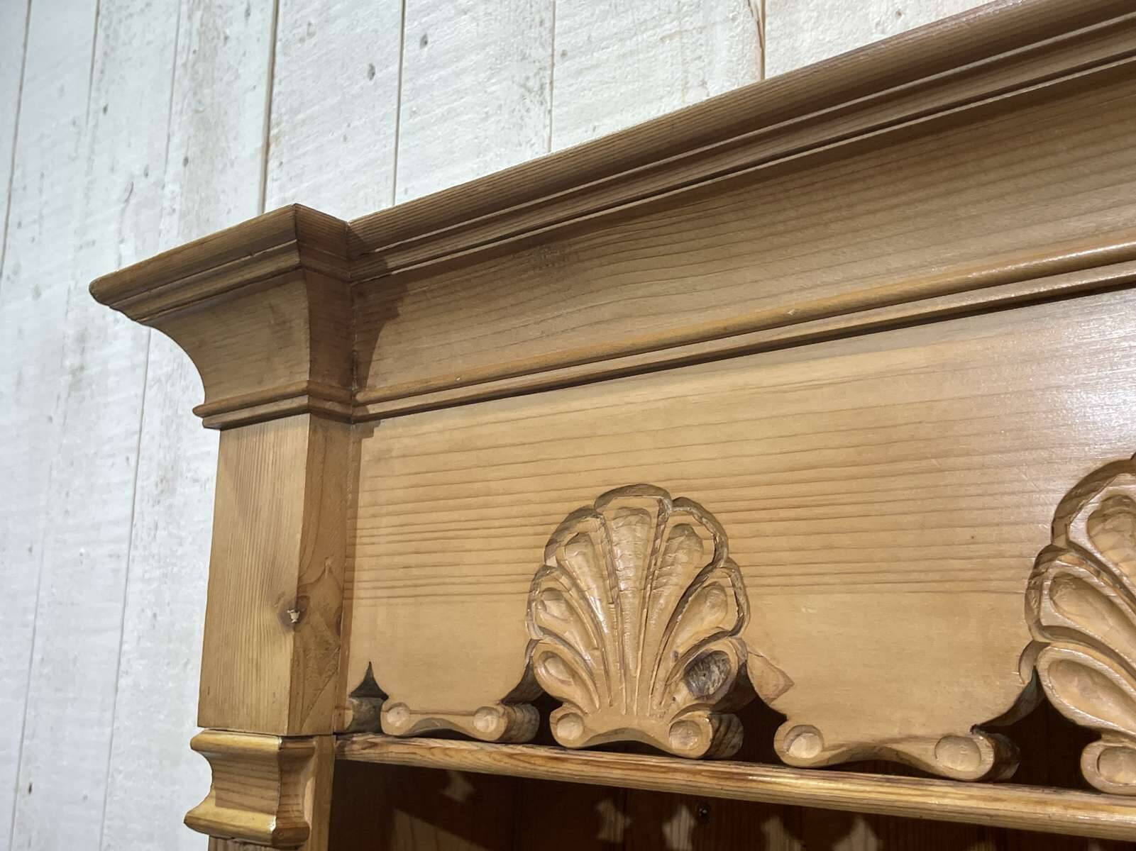 English fir dresser top from the 1980s